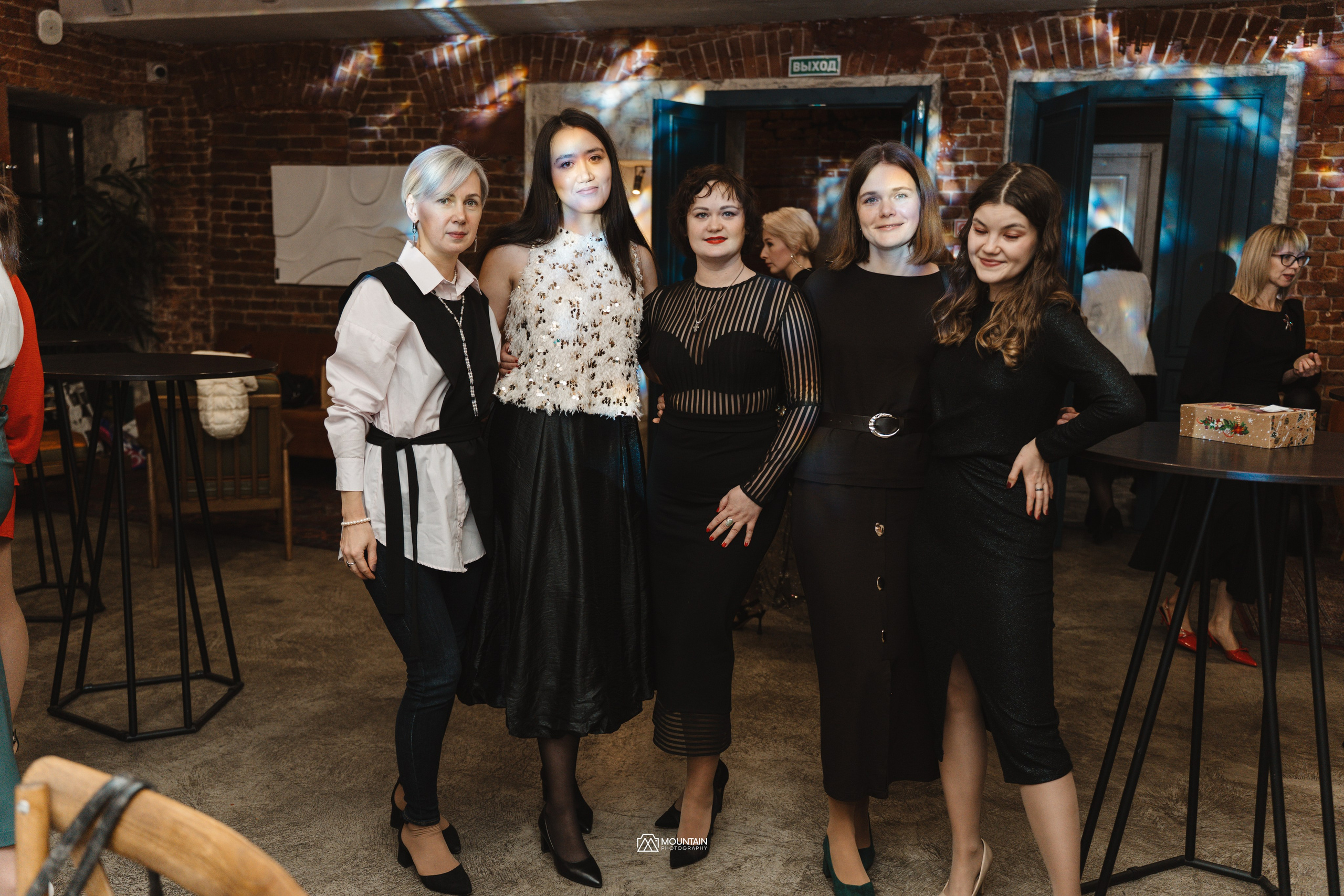 1klick End of year Party. Я занимаюсь событийной, свадебной, товарной, студийной… фотографией