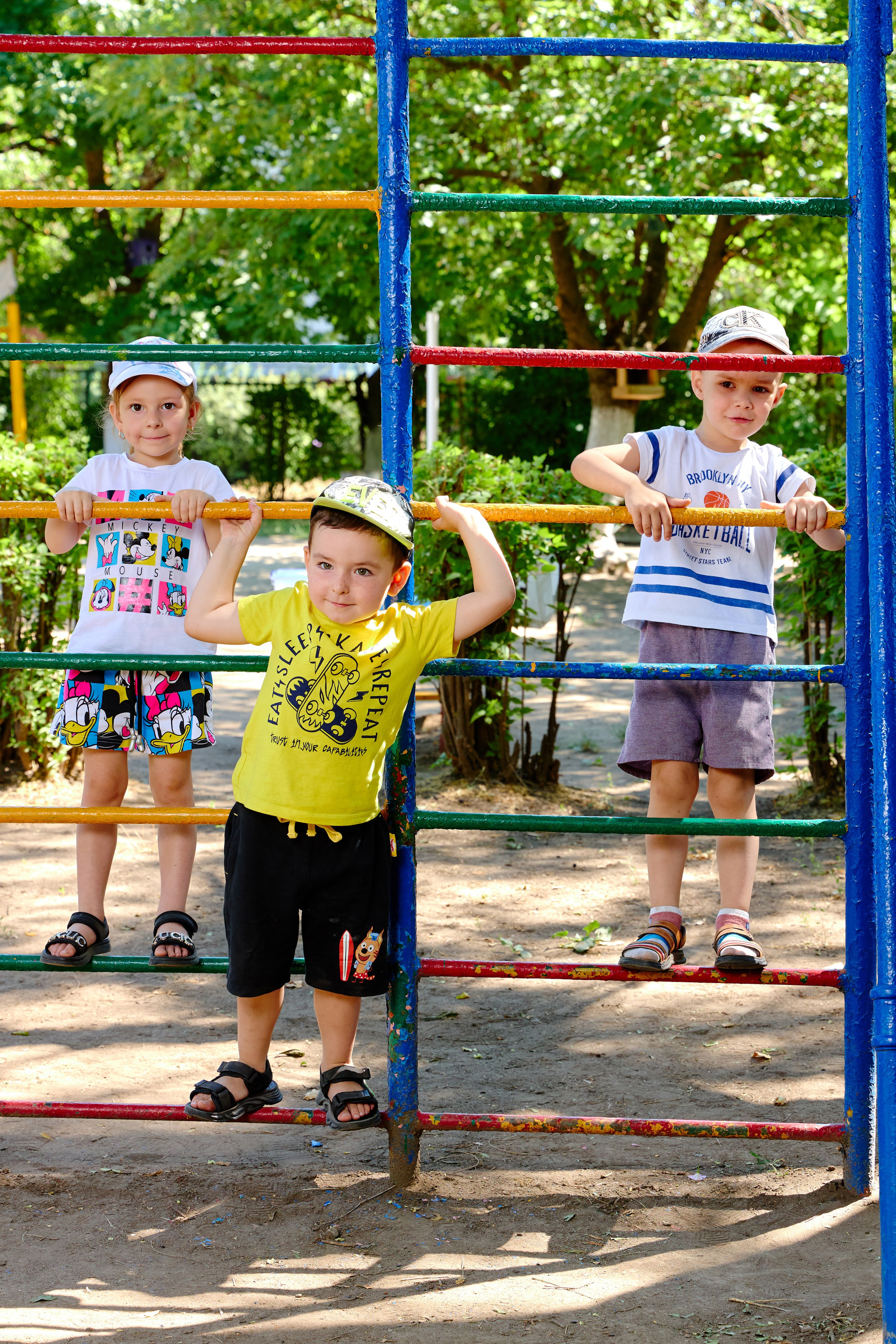 Пример летней съёмки в детском саду № 92 младшая группа Ромашки. Фотограф Выпускные альбомы Таганрог Сергей Коробченко