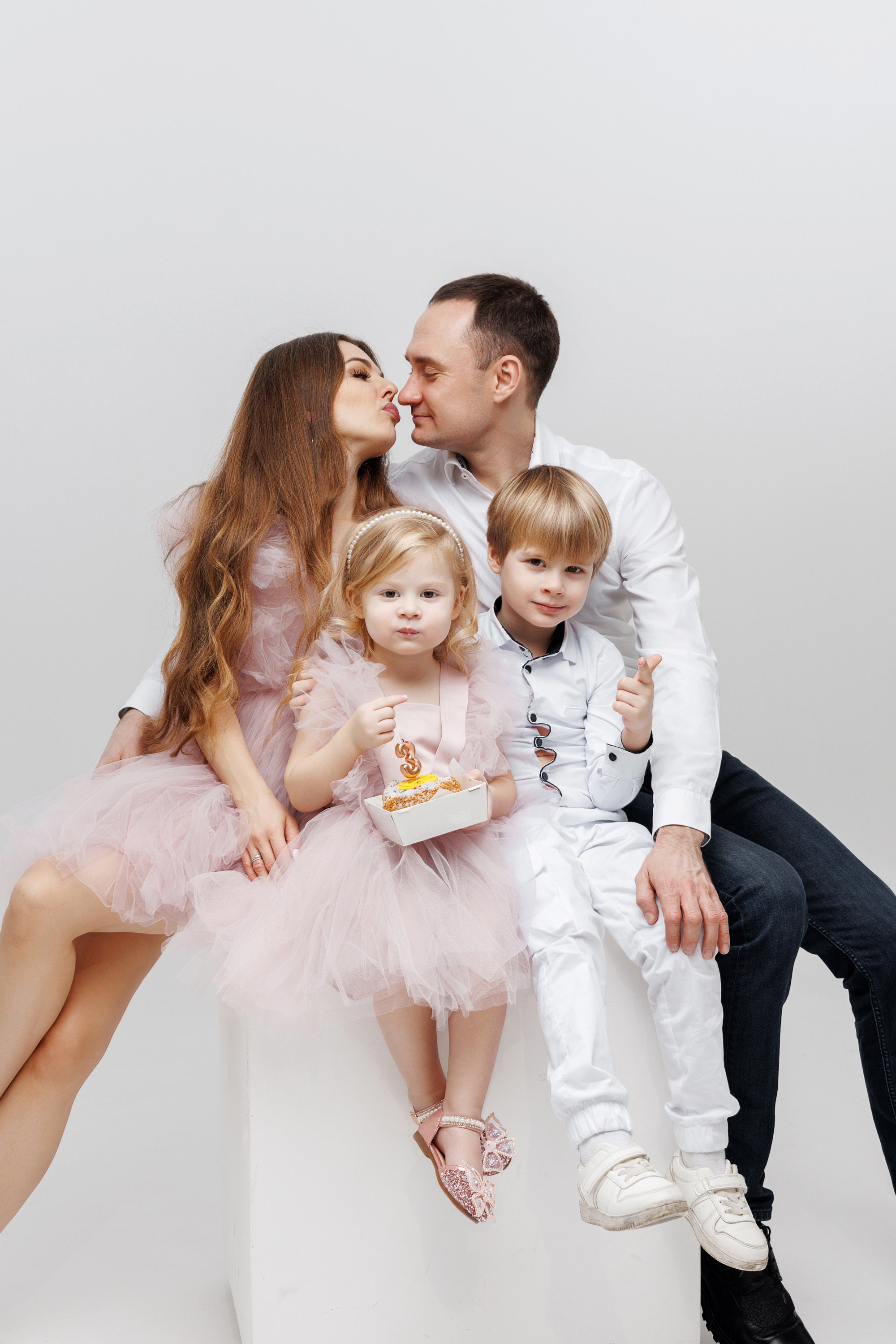 Съемка Дня Рождения Алисы в фотостудии CROSS-STUDIO зал IDEAL. Свадебный и семейный фотограф в Москве и МО Елена Агапова