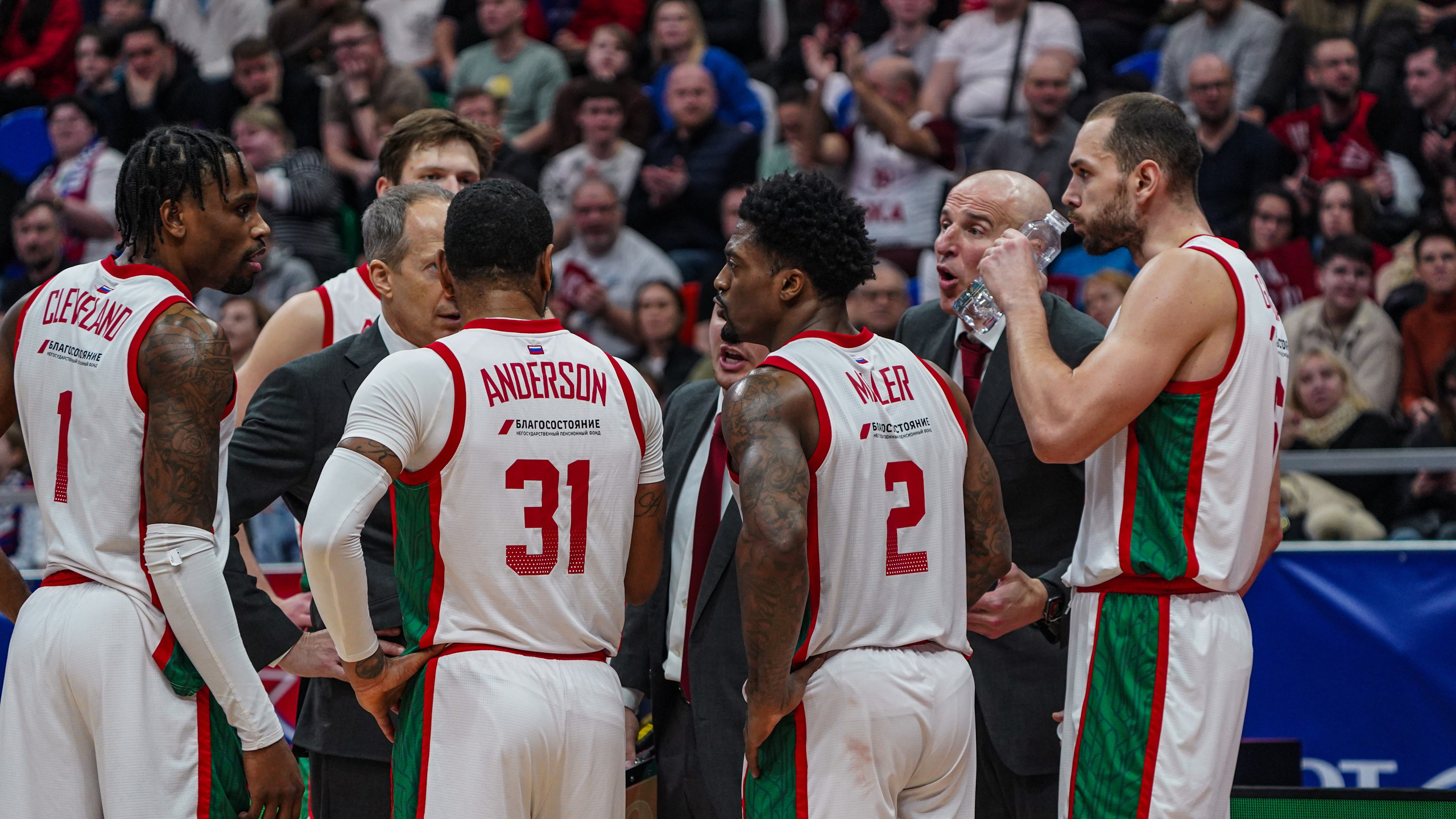 Баскетбол. ЦСКА-Локомотив Кубань (19.01.25). Автомобильный фотограф Шакая Кирилл