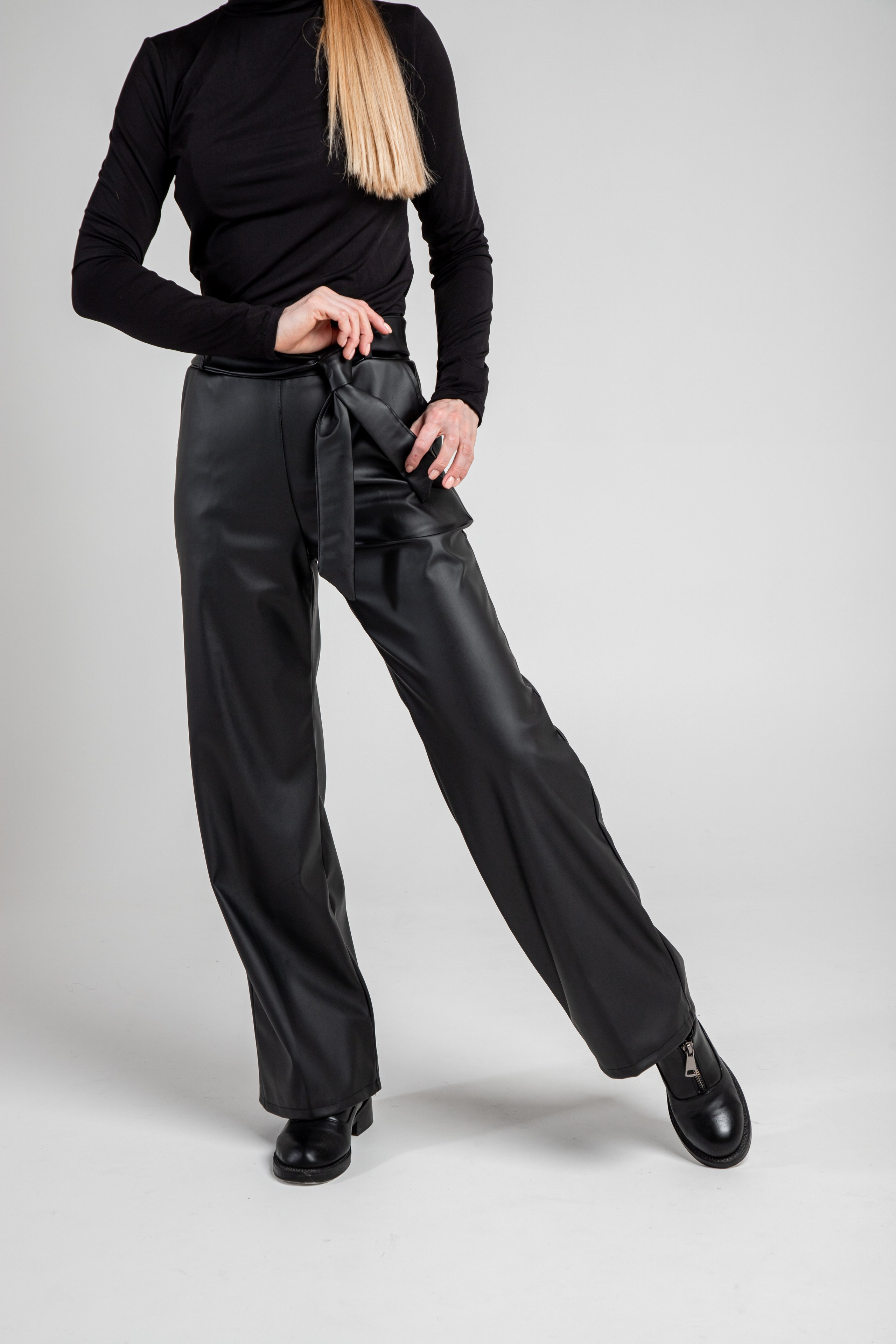 Брюки. Фотограф Денис Лесковский (Тюмень)