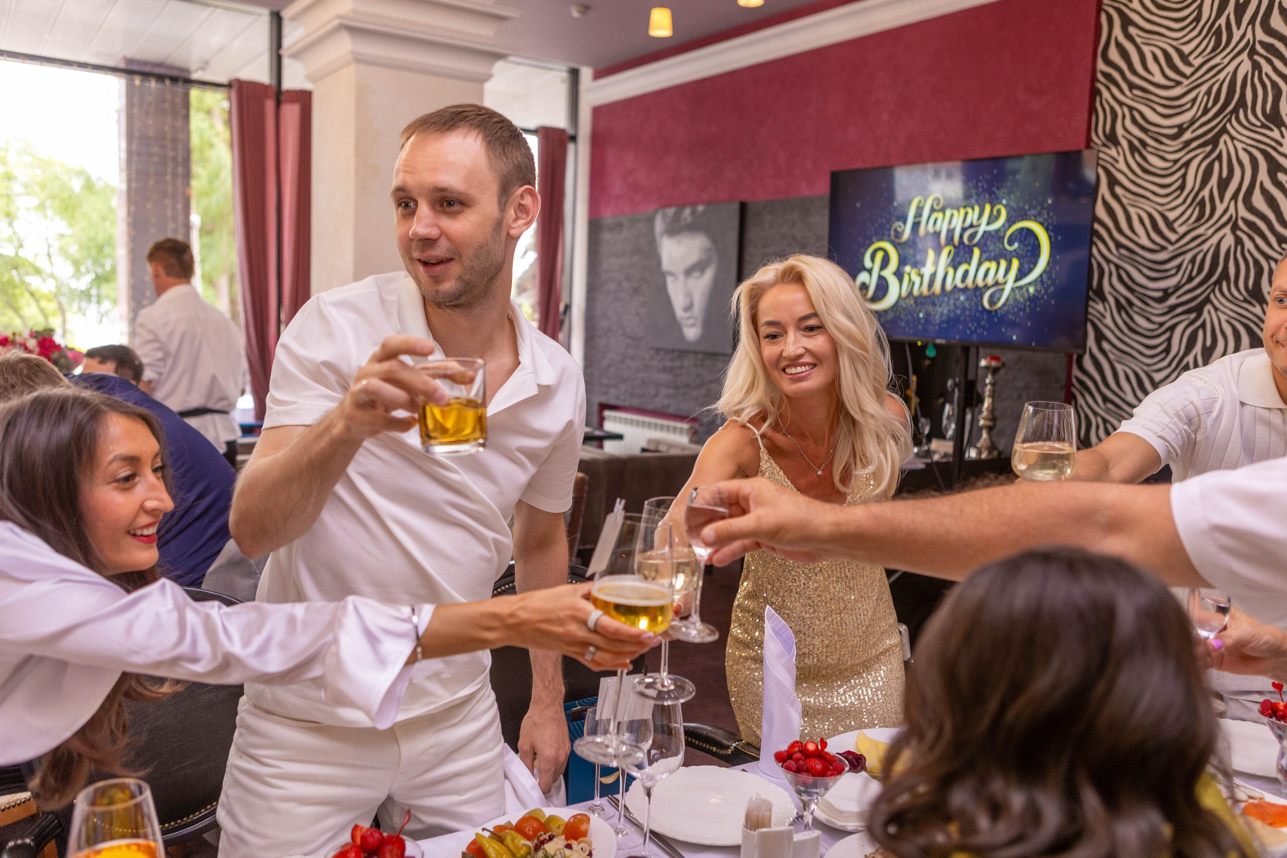 Юбилей в ресторане Эра. Свадебный и предметный фотограф Ренат Каламперов