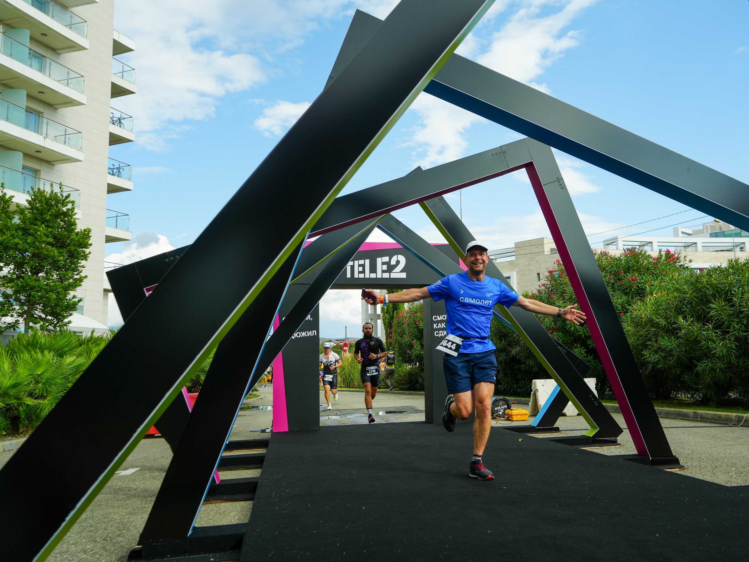 Фотоотчет партнерской интеграции для компании TELE2 на фестивале Ironstar. Репортажный фотограф в Красной Поляне и Сочи Павлюченко Екатерина