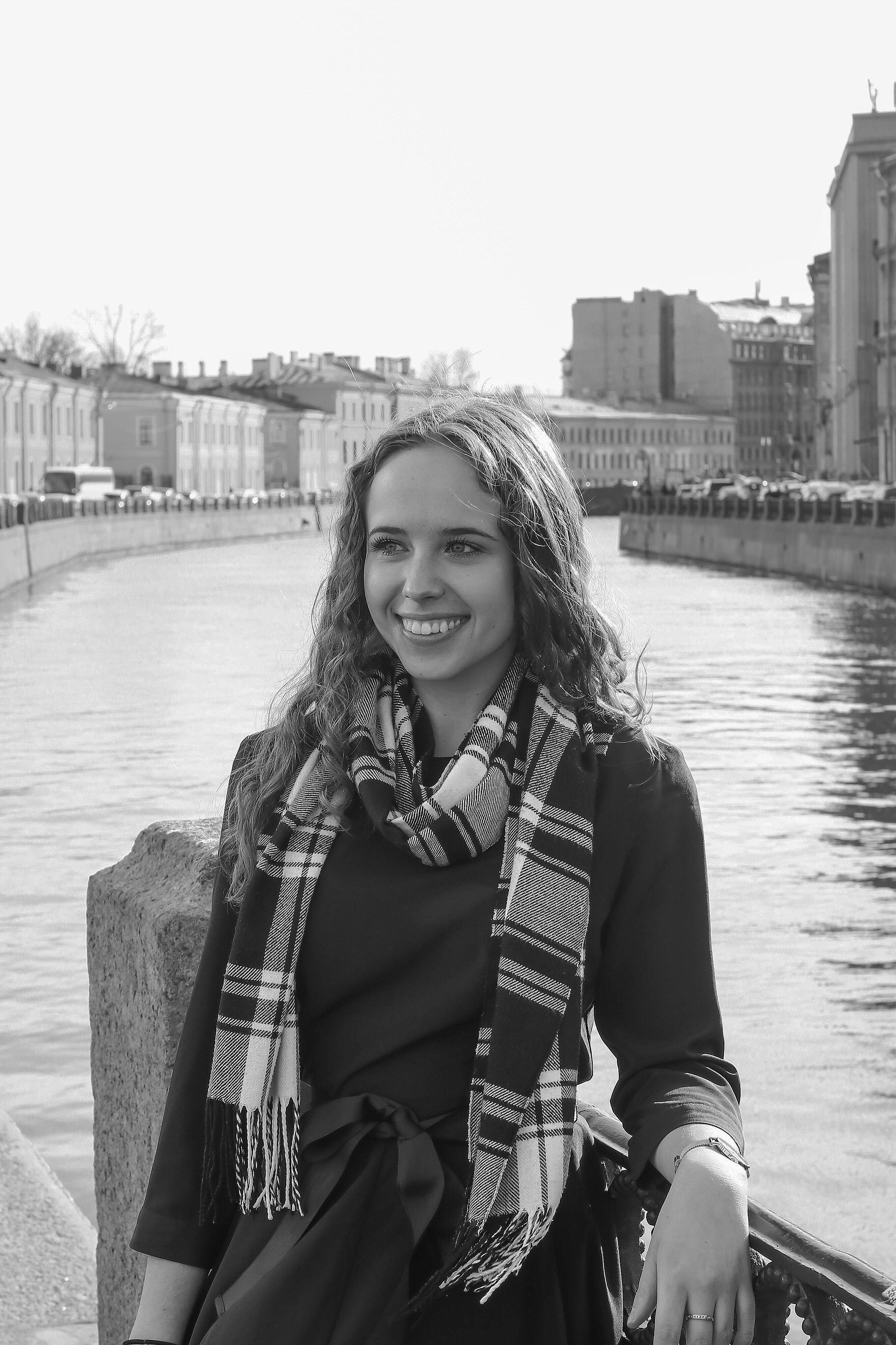 Уличная фотосессия. Портретный Фотограф в Санкт-Петербурге