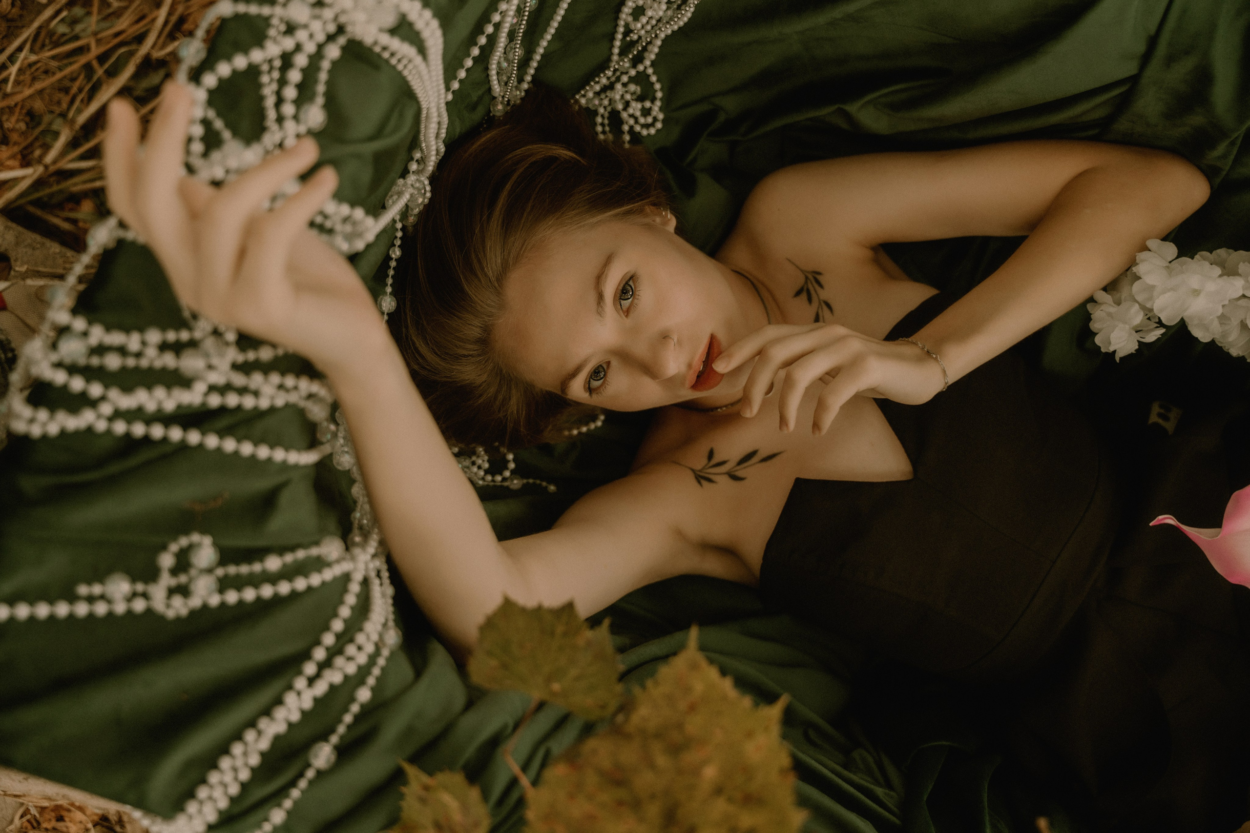 Дарья в теплице. Свадебный и индивидуальный фотограф в Суворове Клюева Мария