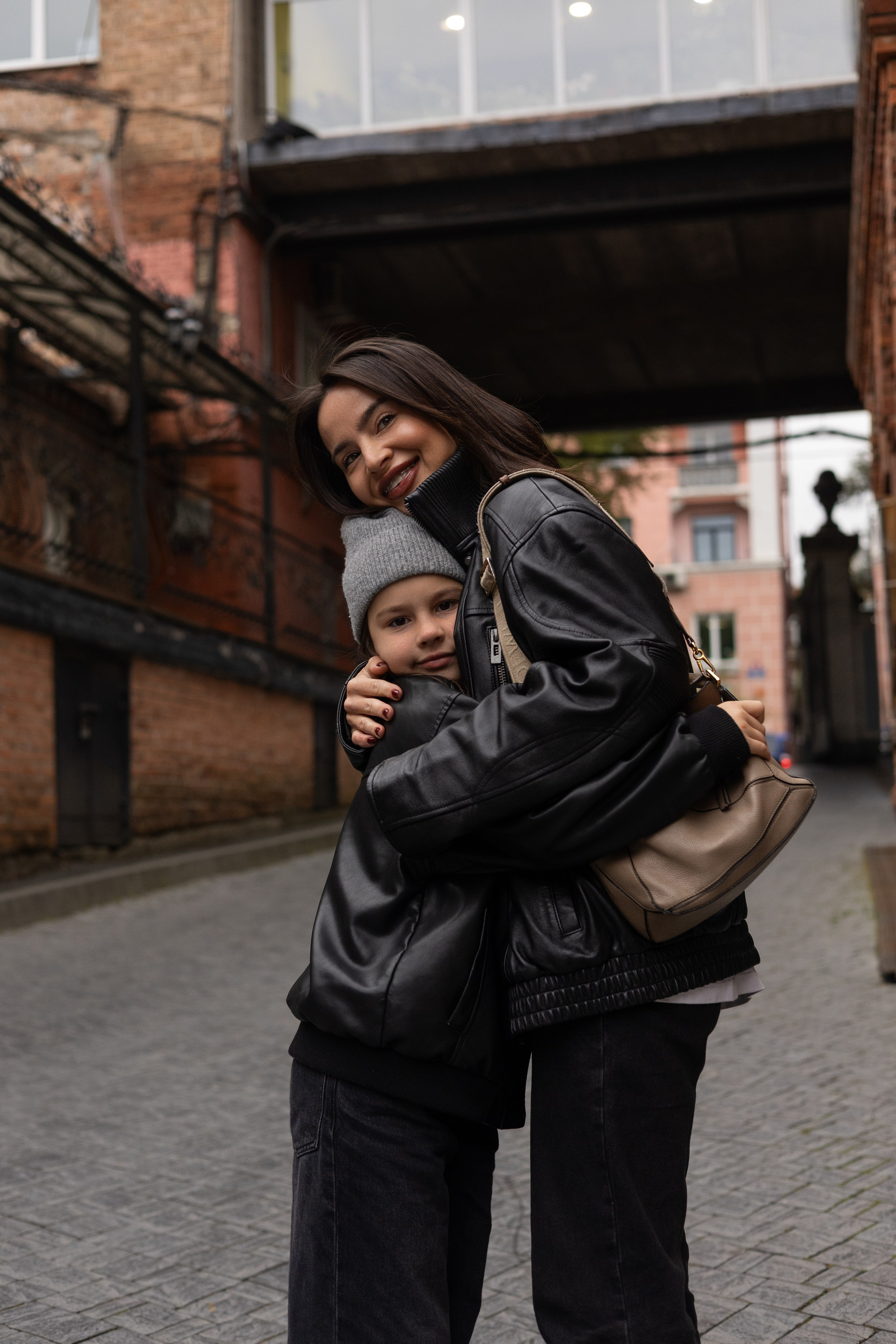 Вера с мамой. Портретный, свадебный, репортажный фотограф во Владивостоке Юлиана Джули Фокс