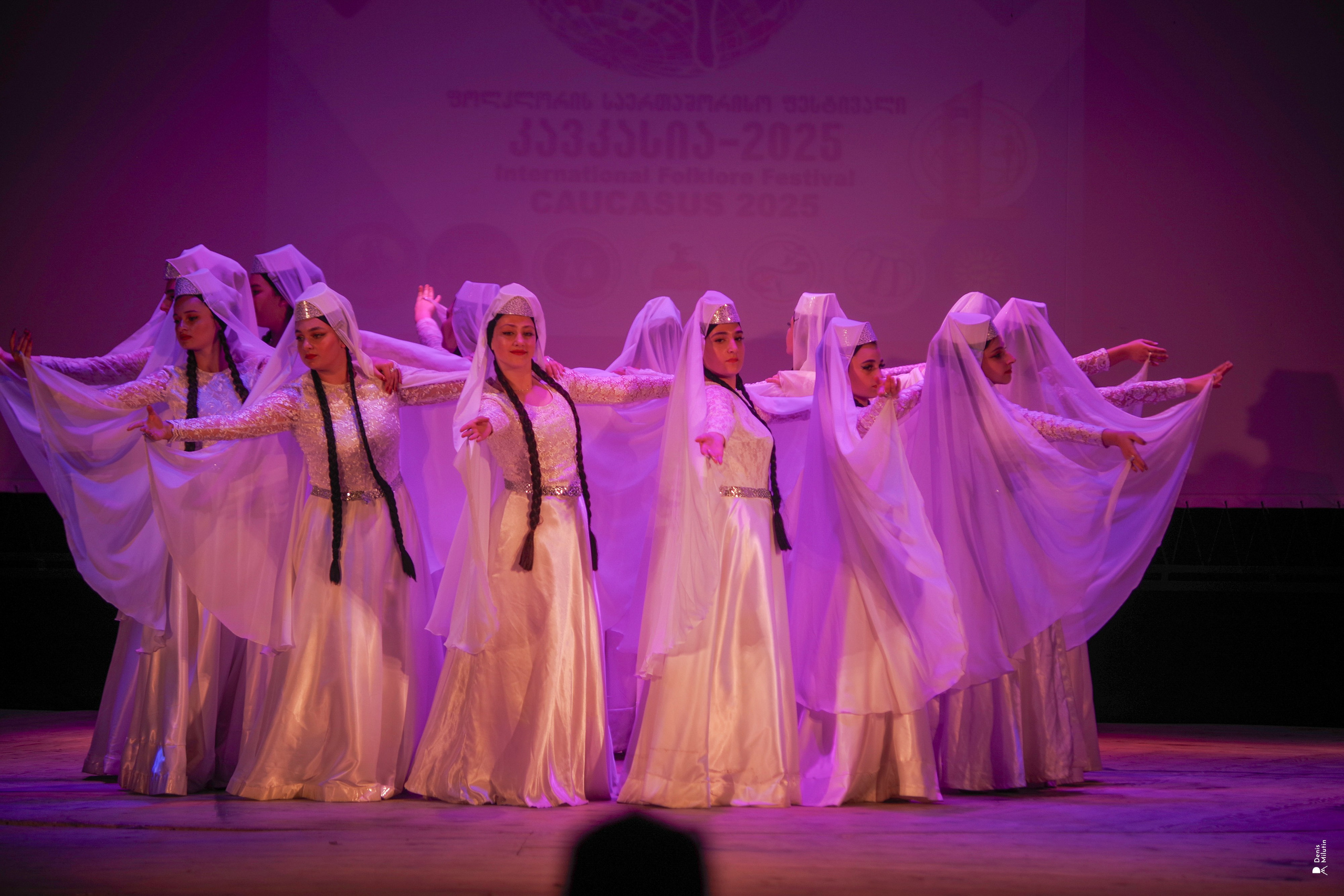 Танцы в прекрасном Они. Портретный фотограф Денис Милютин