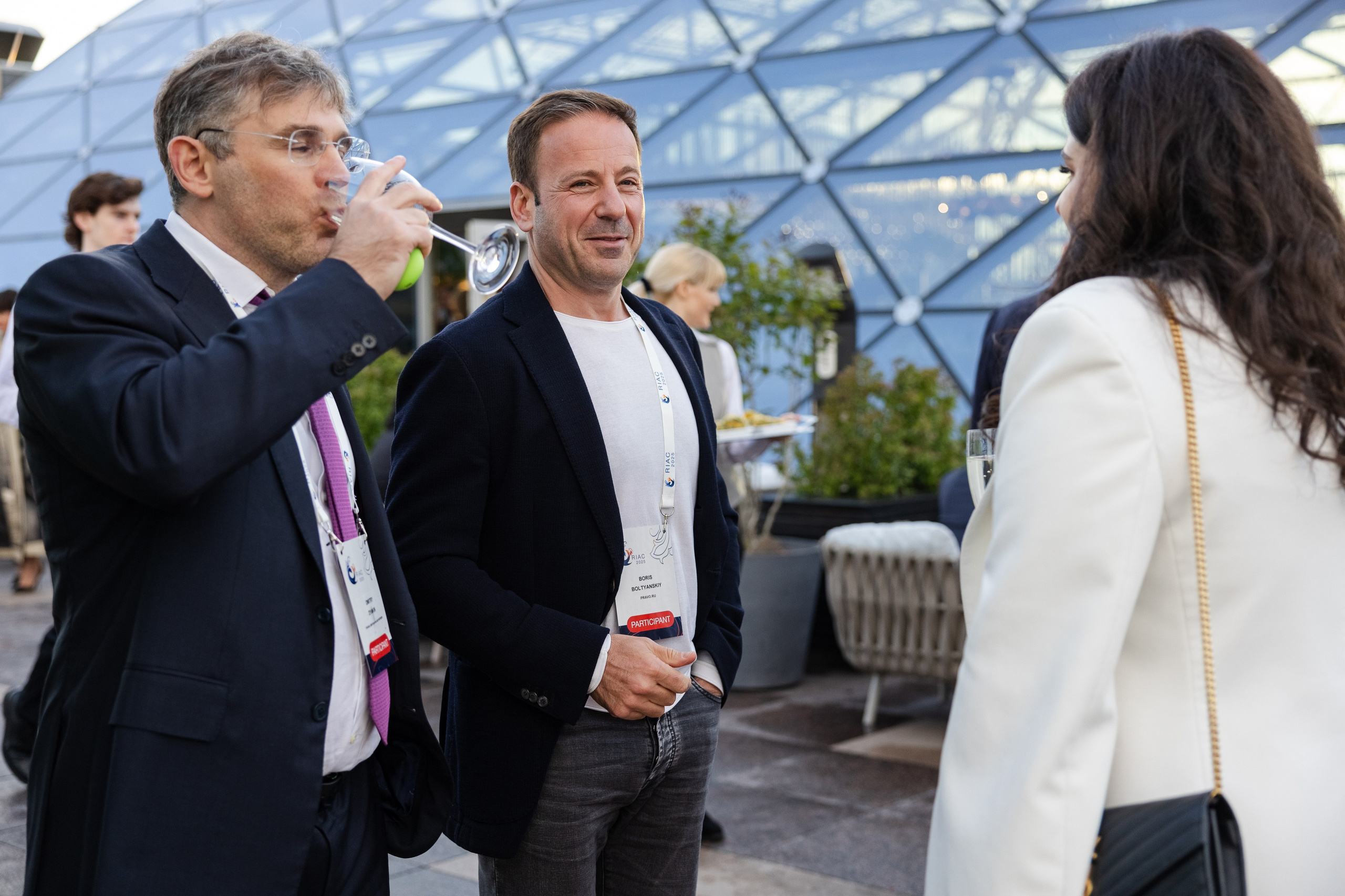 RIAC 2025. Свадебный репортажный фотограф в Москве