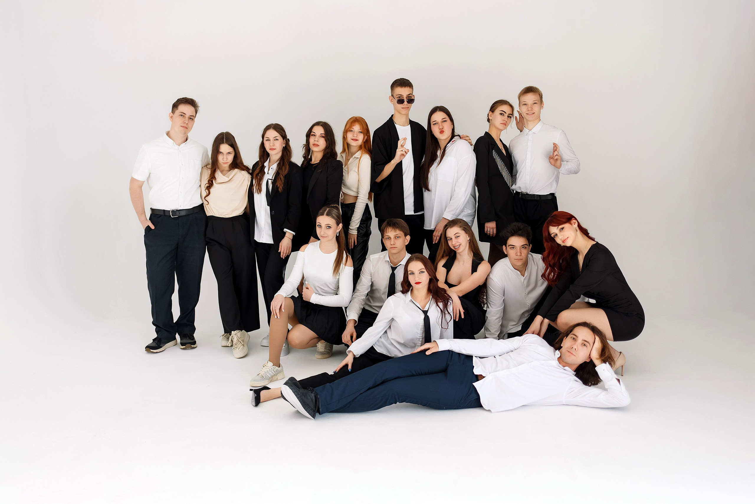 11 класс съемка на циклораме. Фотограф Любовь Корниенко, Примоский край