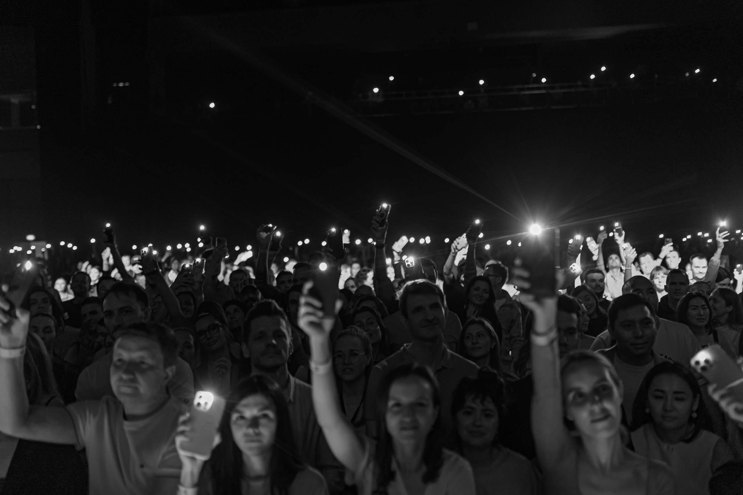 Concert Photography in Dubai — Anton Belyaev Live Performance. Evgen Yatsenko — Photographer in Dubai