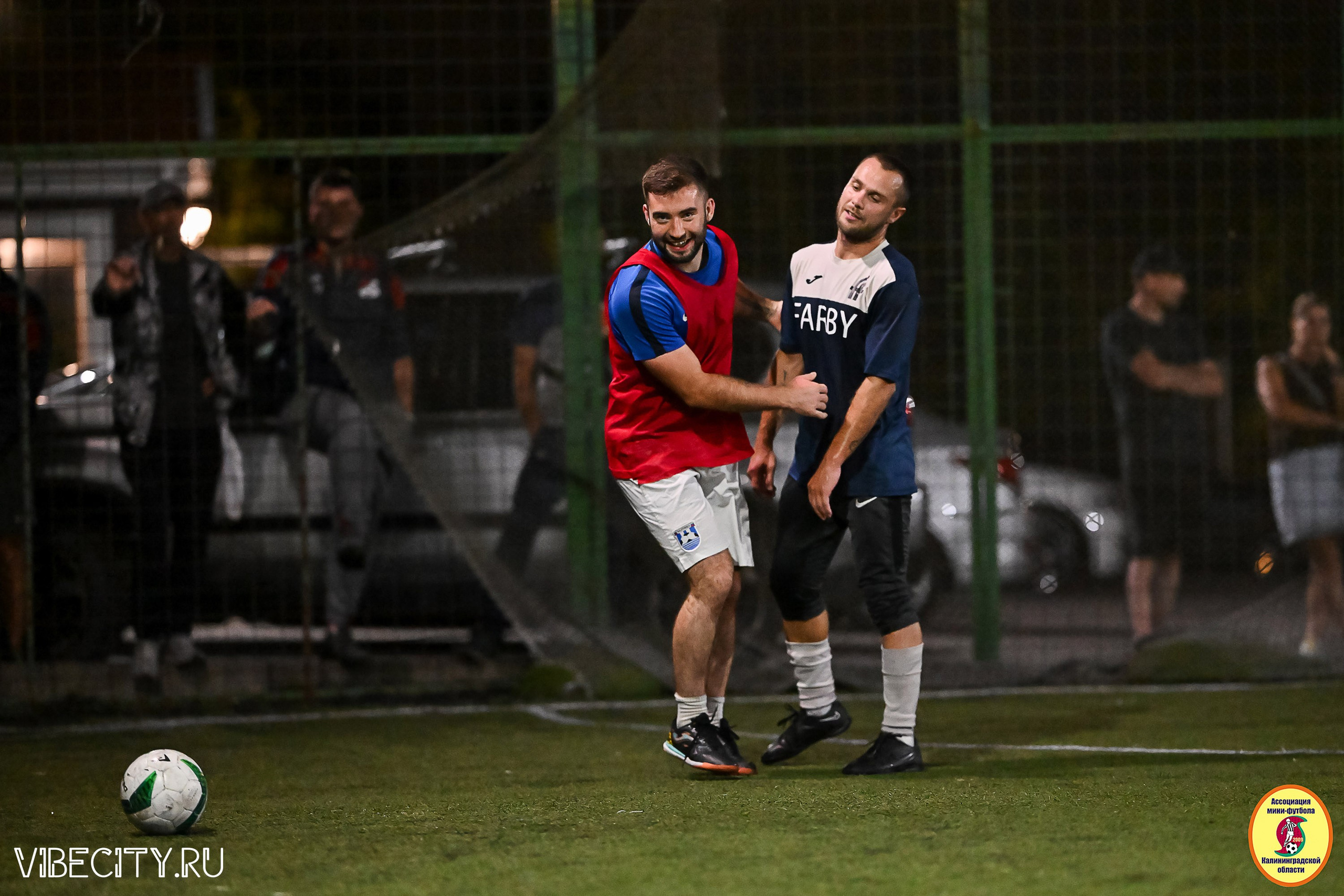 ФИНАЛЬНЫЕ ИГРЫ КУБКА МИНИ-ФУТБОЛЬНОЙ ЛИГИ И КУБКА КОРПОРАТИВНОЙ МФЛ 2025. VIBECITY.RU Вайб Сити Ру Фоторепортажи Фотоотчеты Калининград