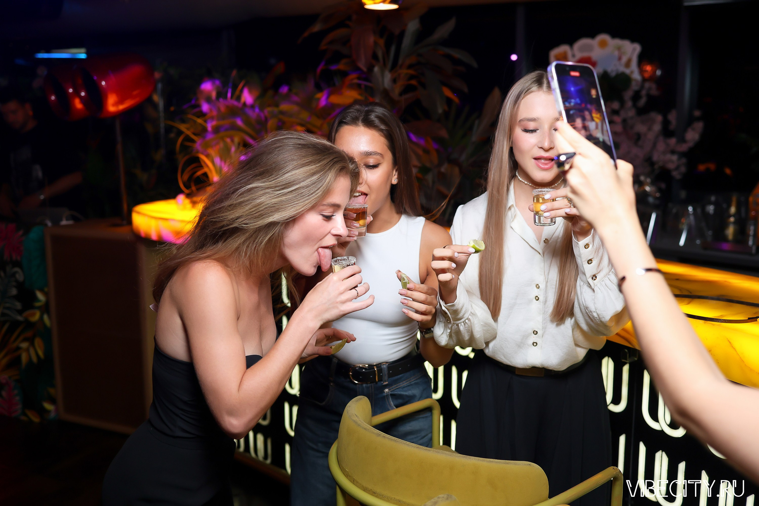 DOUBLE U. VIBECITY.RU Вайб Сити Ру Фоторепортажи Фотоотчеты Калининград