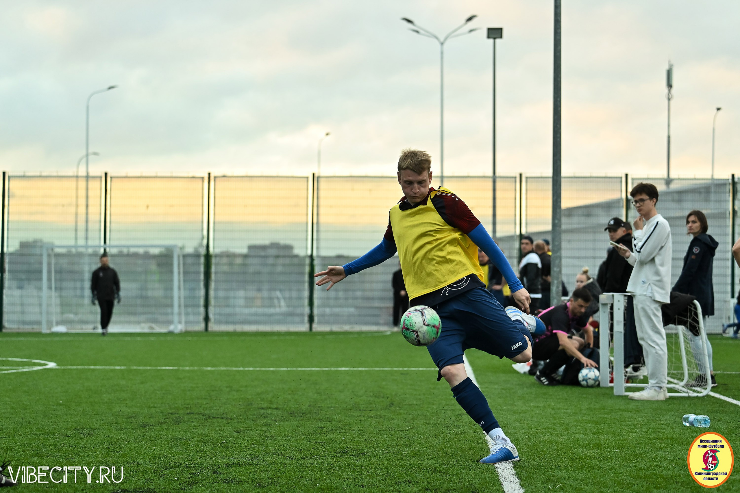 ИГРЫ МИНИ-ФУТБОЛЬНОЙ ЛИГИ. VIBECITY.RU Вайб Сити Ру Фоторепортажи Фотоотчеты Калининград