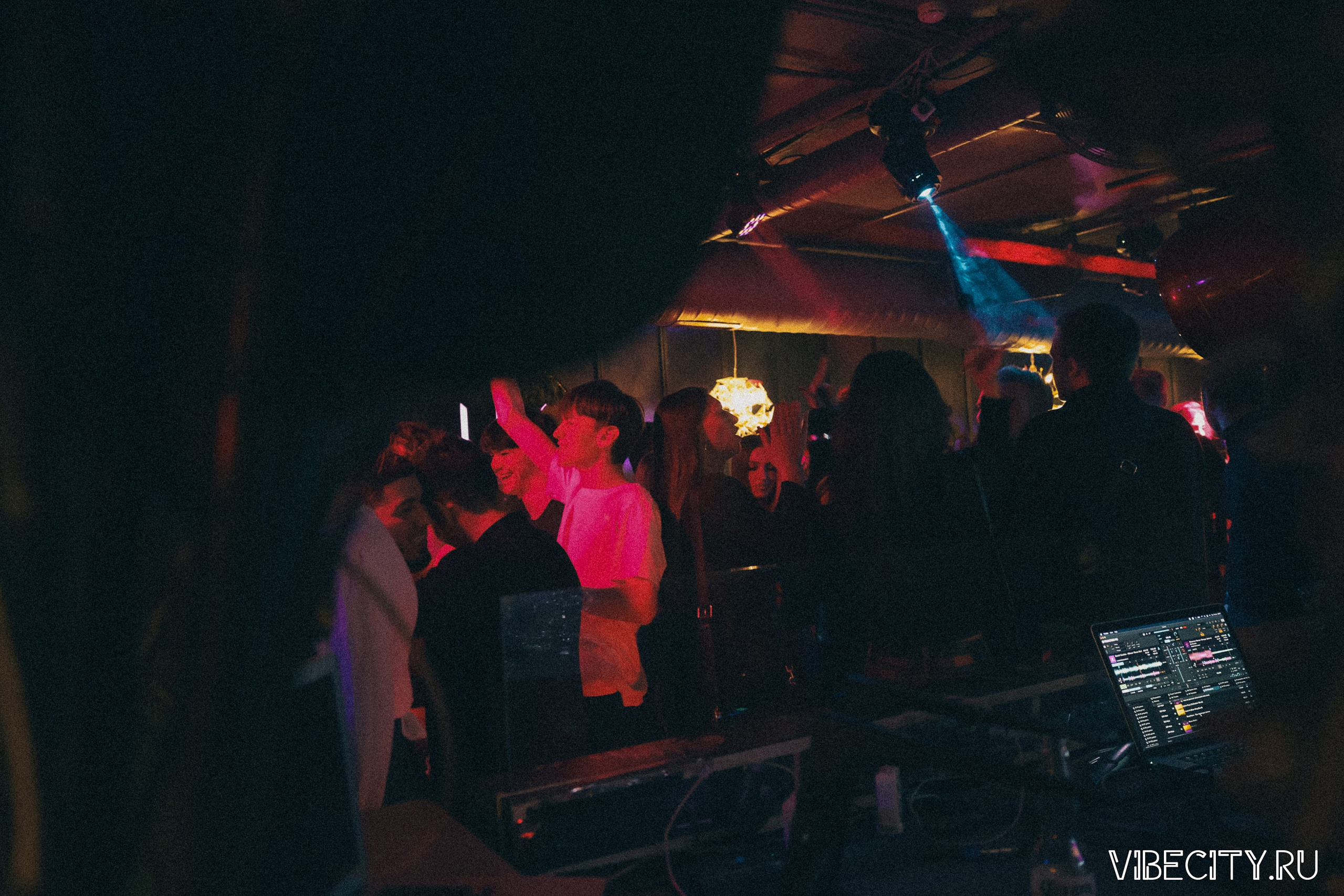 DOUBLE U. VIBECITY.RU Вайб Сити Ру Фоторепортажи Фотоотчеты Калининград