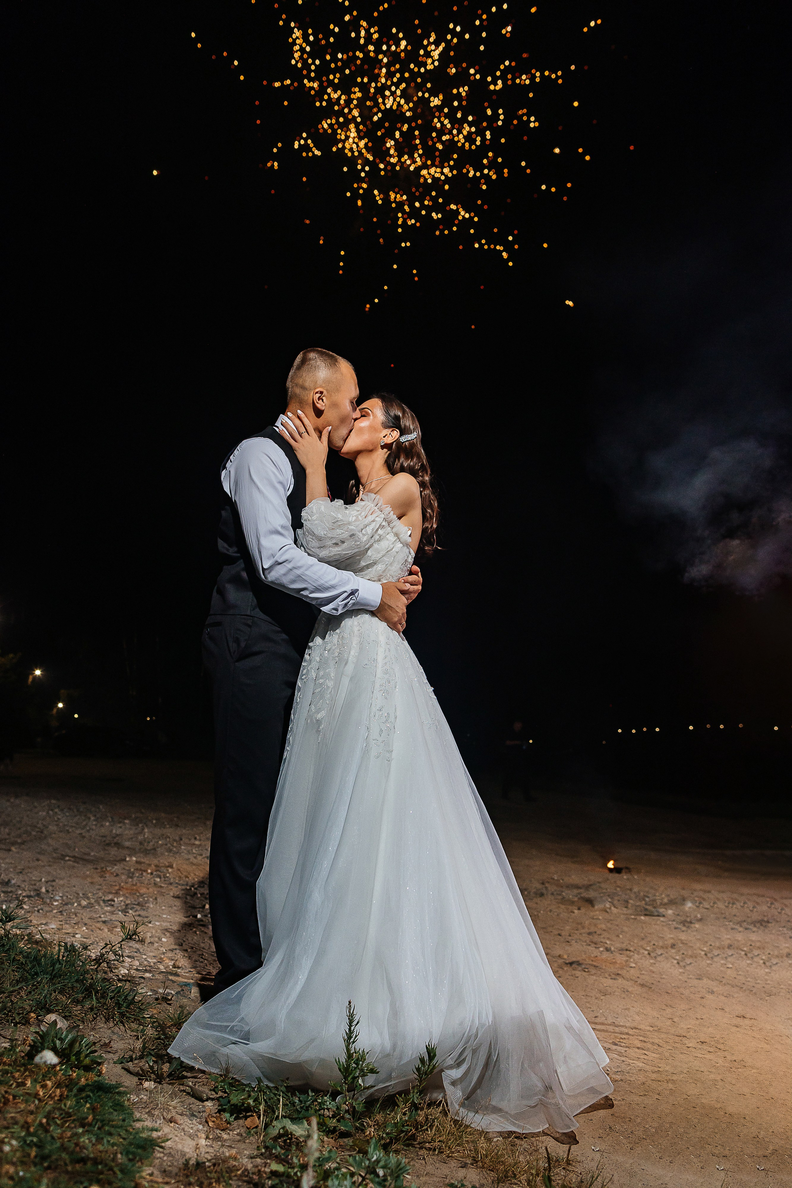 Волшебное утро невесты в номере отеля. Олег Сверчков | Свадебный фотограф Вологда