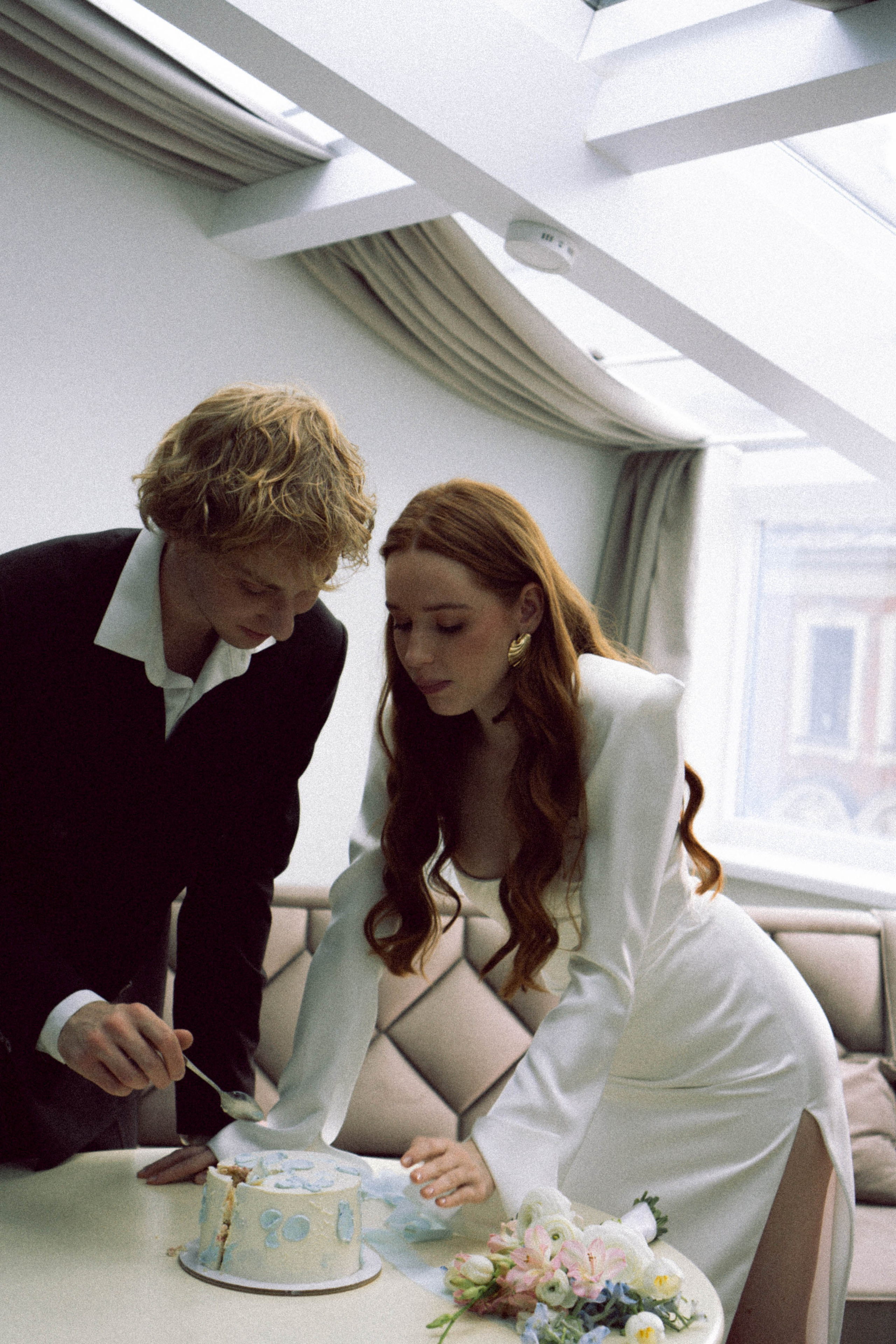 СВАДЕБНАЯ СЬЕМКА В ОТЕЛЕ. СБОРЫ ЖЕНИХА И НЕВЕСТЫ И ТАКЖЕ ТОР И ПОДГОТОВКА К ПРОГУЛКЕ. Профессиональный фотограф, Санкт-Петербург — Виктория Богомолова