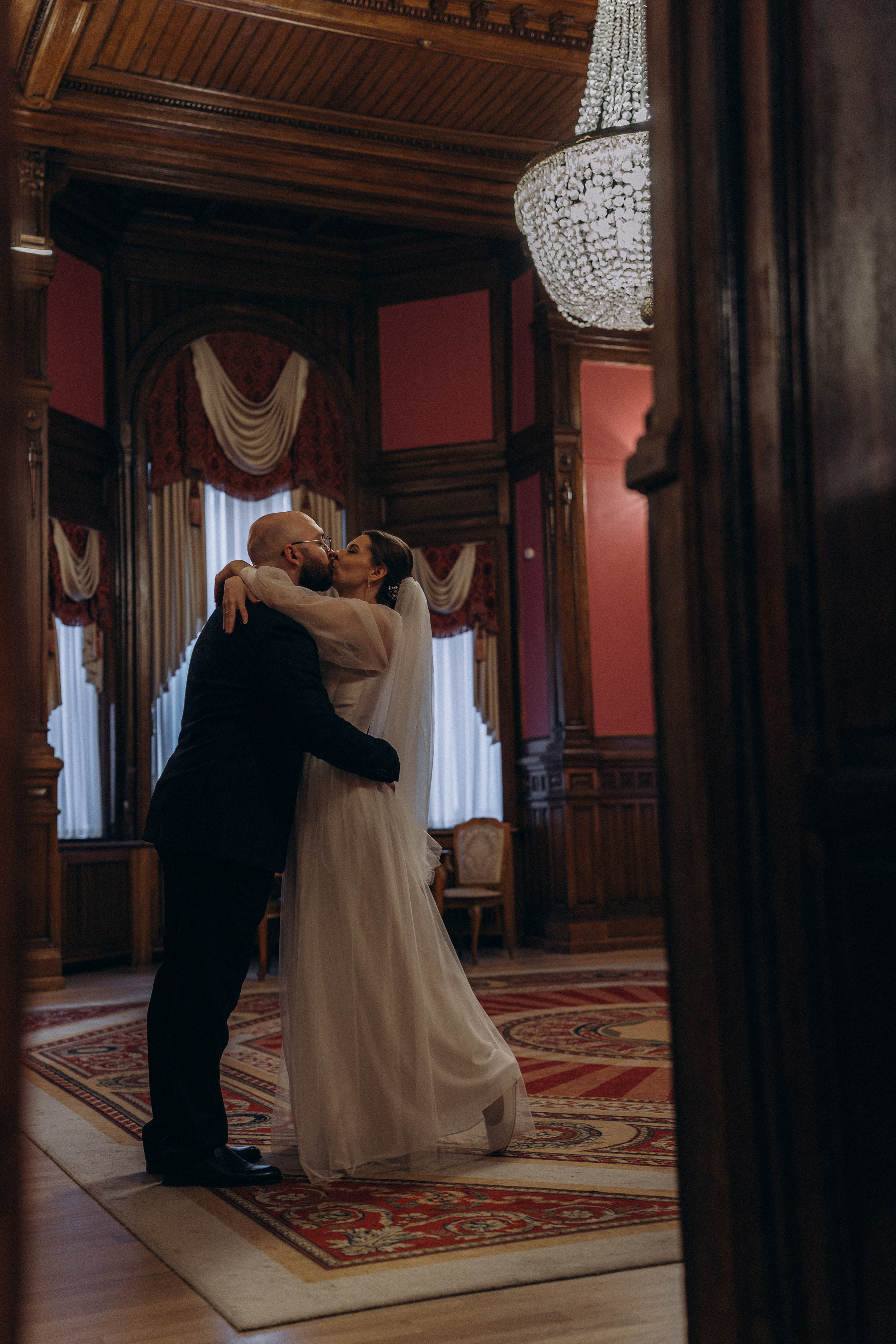 СВАДЕБНАЯ СЬЕМКА ВО ВТОРОМ ДВОРЦЕ (ДЕКАБРЬ) ТАКЖЕ СЬЕМКА В СТУДИИ НА ЧЕРНЫШЕВСКОЙ. Профессиональный фотограф, Санкт-Петербург — Виктория Богомолова