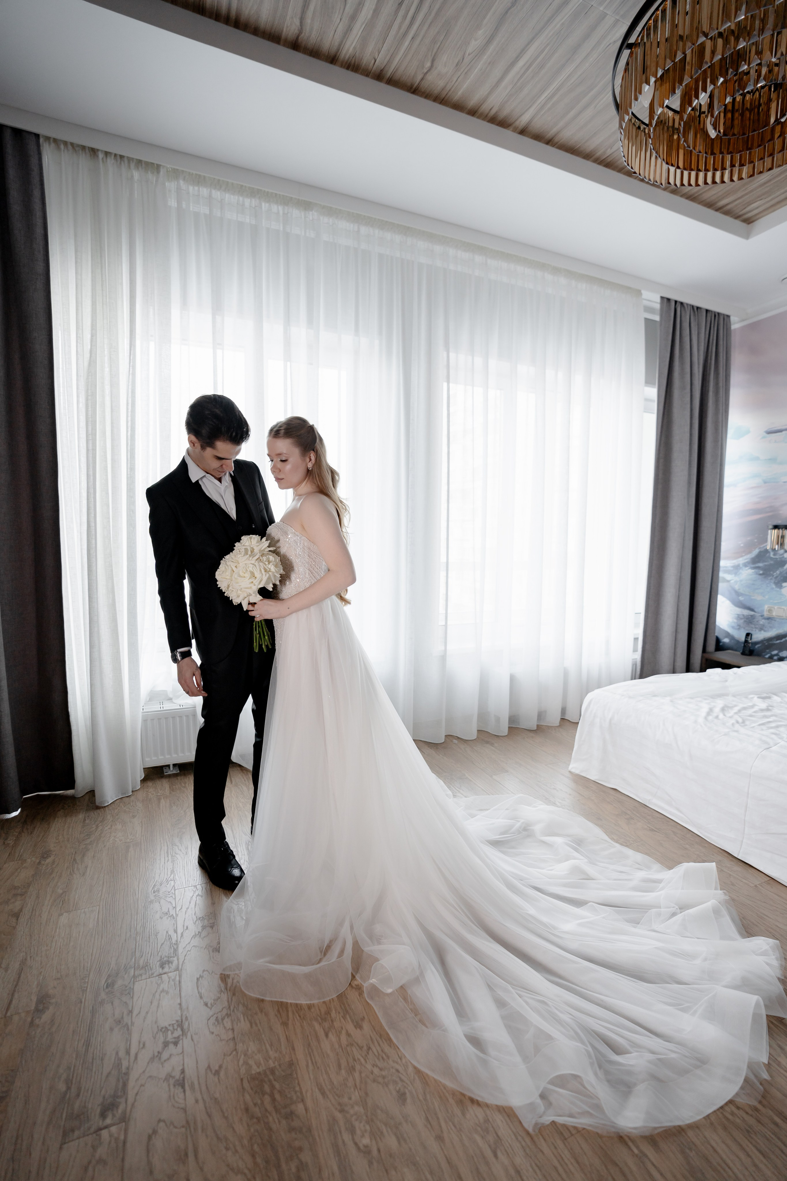 СВАДЕБНАЯ СЬЕМКА СБОРОВ В ОТЕЛЕ И ВЫЕЗД НА ЦЕРЕМОНИЮ (СНЯТО В СИБИРЕ В НИЖНЕВАРТОВСКЕ). Профессиональный фотограф, Санкт-Петербург — Виктория Богомолова