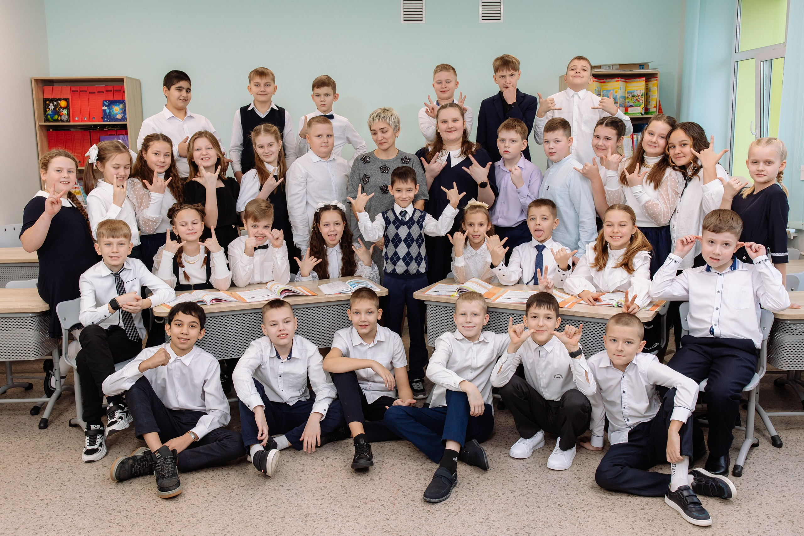 Школа 4 класс. Выпускные альбомы Чехов