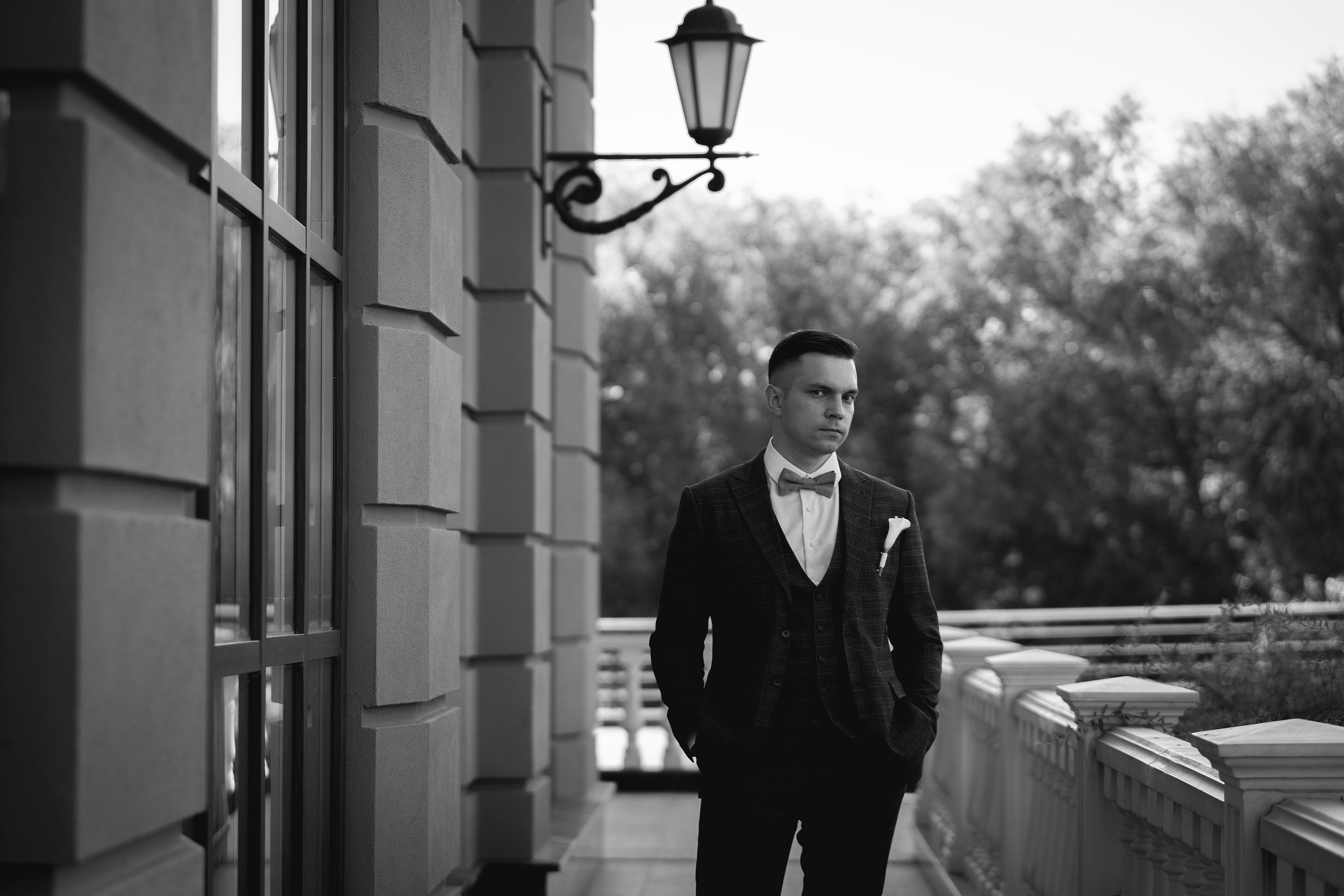 Свадебная фотосессия love story в Екатеринбурге на набережной реки Исеть