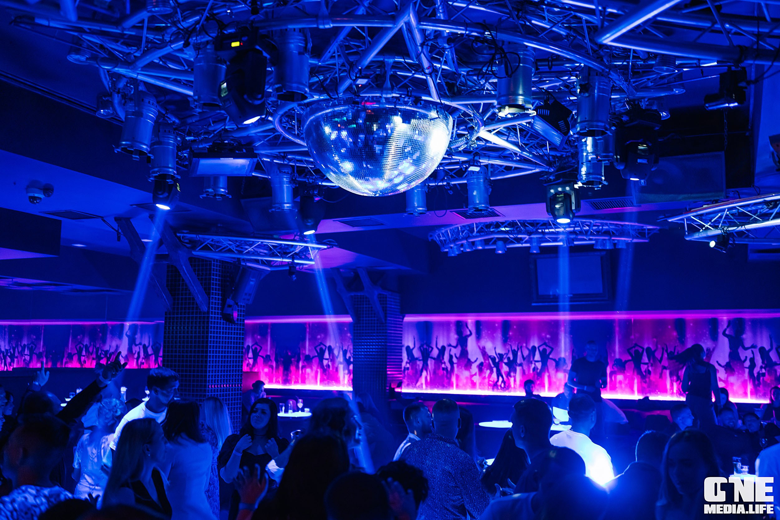 Фоторепортаж из караоке-клуба Эйфория. One Media Life: фоторепортажи, фотоотчеты с мероприятий и заведений