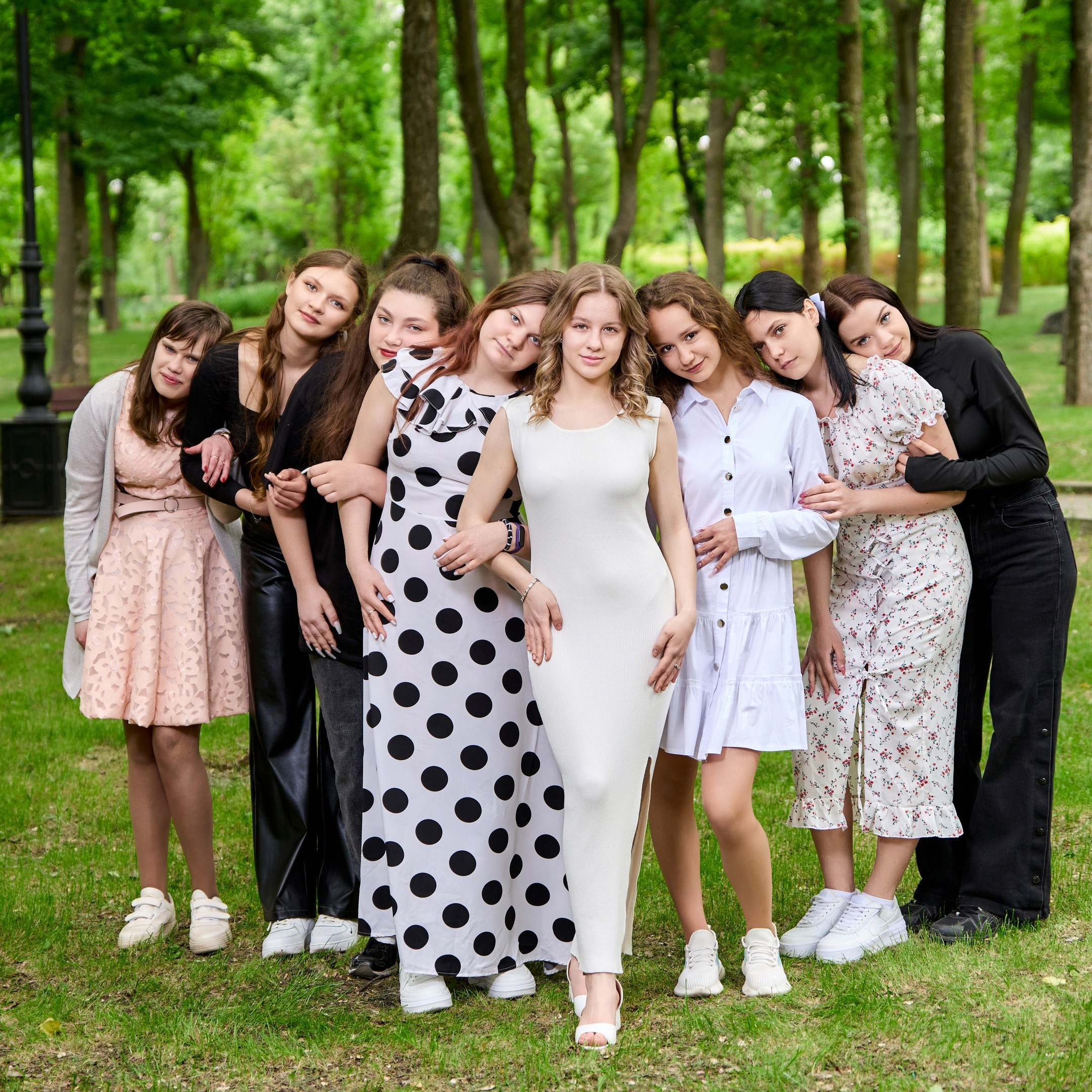 ШКОЛЬНИКИ. ПАРК ЩЕРБАКОВА. Фотограф Татаринов Андрей (Донецк / Макеевка)