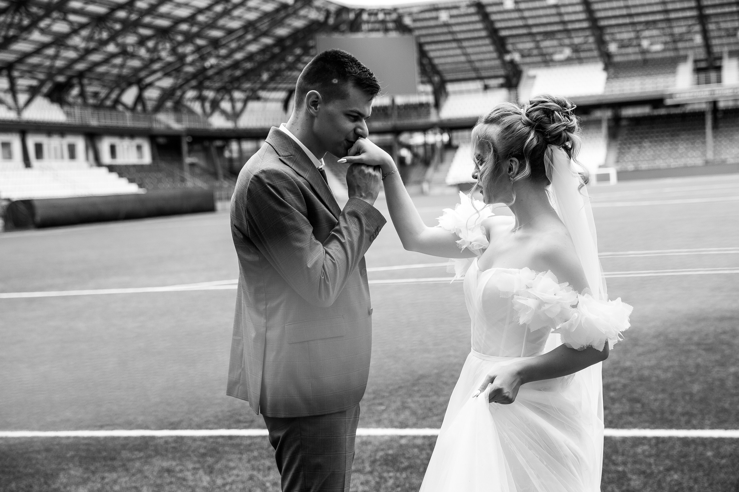 А&А — фотосессия на стадионе. Свадебный фотограф в Оренбурге Илья Володьков