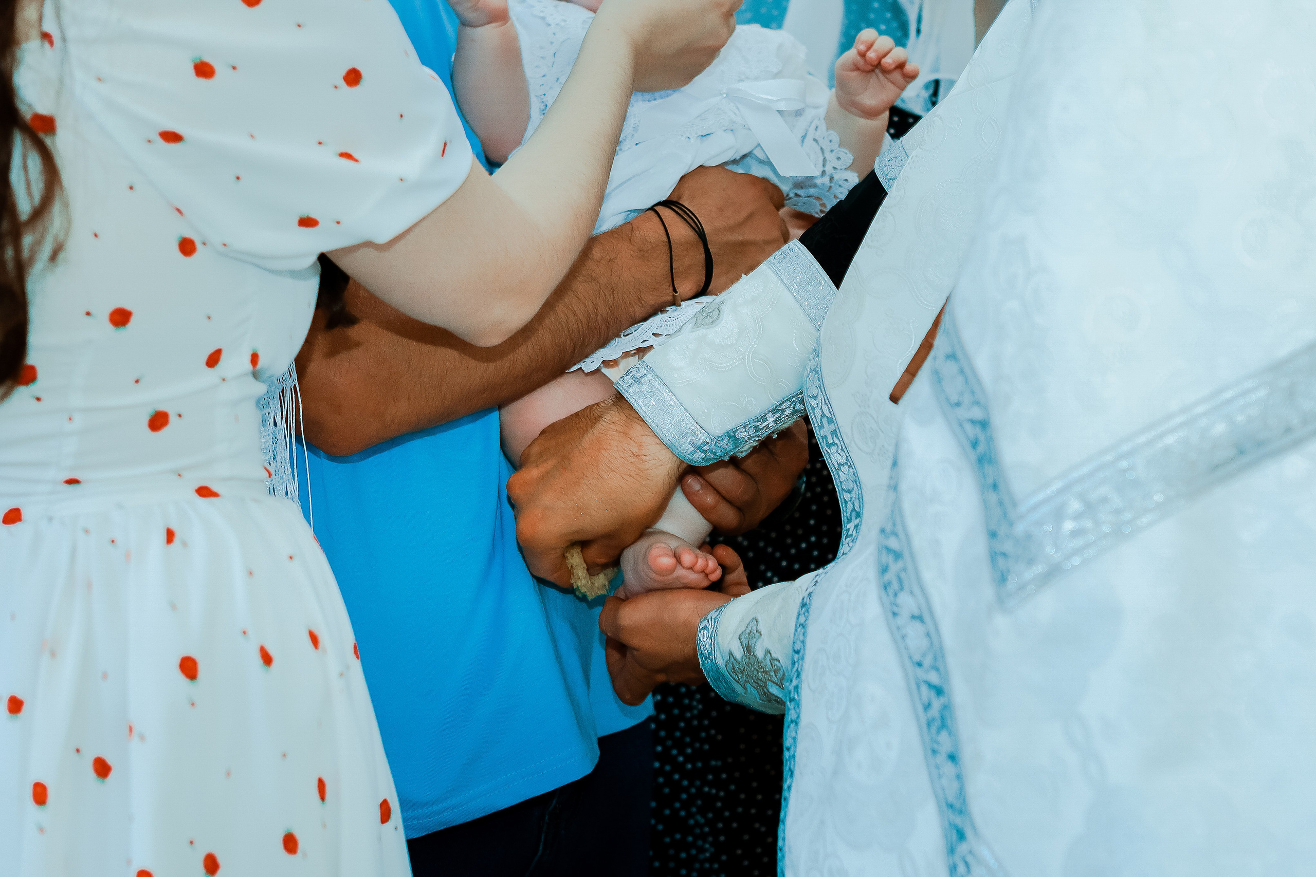 Таинство Крещения Отца и Дочери. Свадебный фотограф Евгения Фролова г. Каменск-Шахтинский, Донецк, Ростов