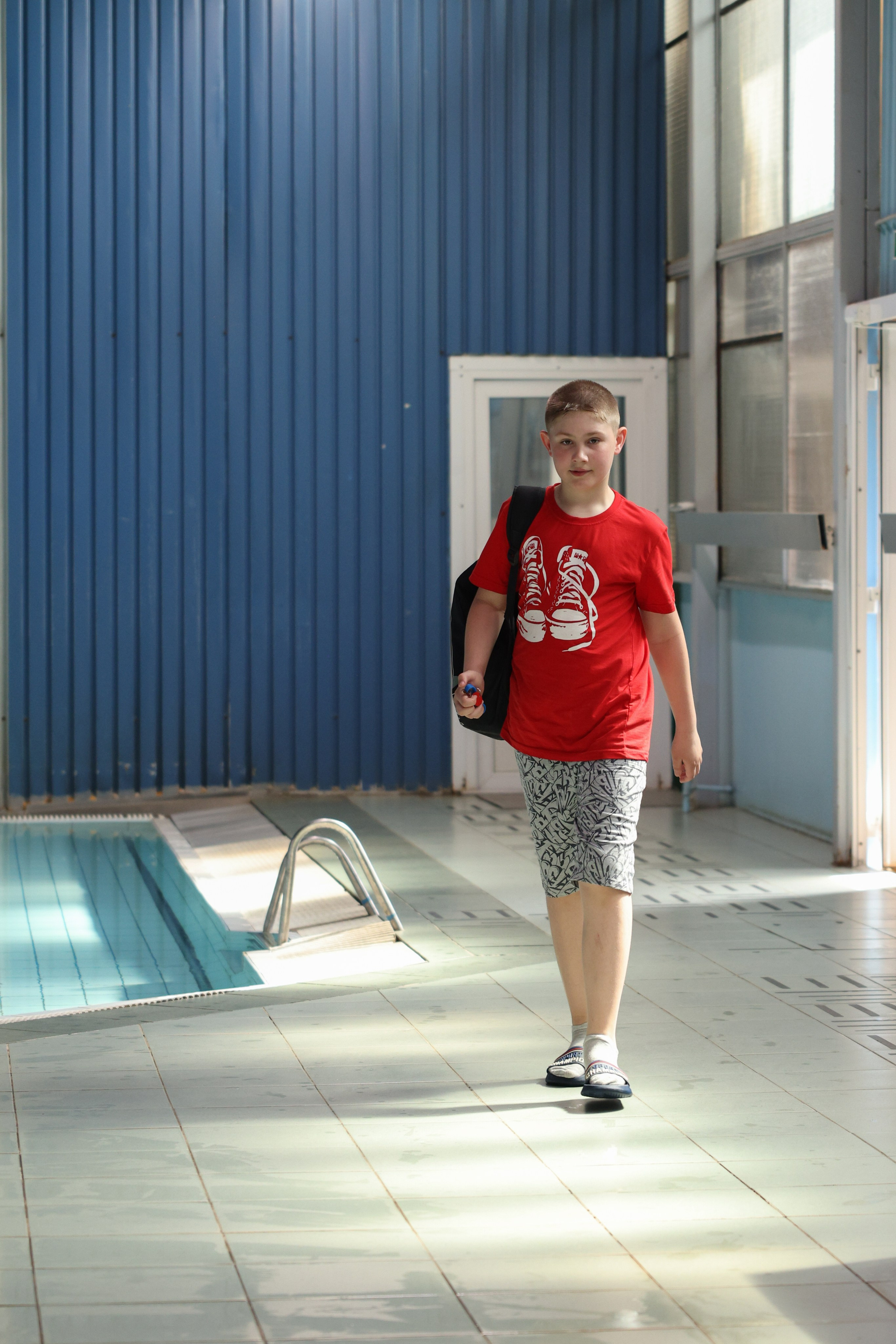 Веселый дельфин. Плавание. Дети 8-9 лет. Фотограф Александр Заломаев