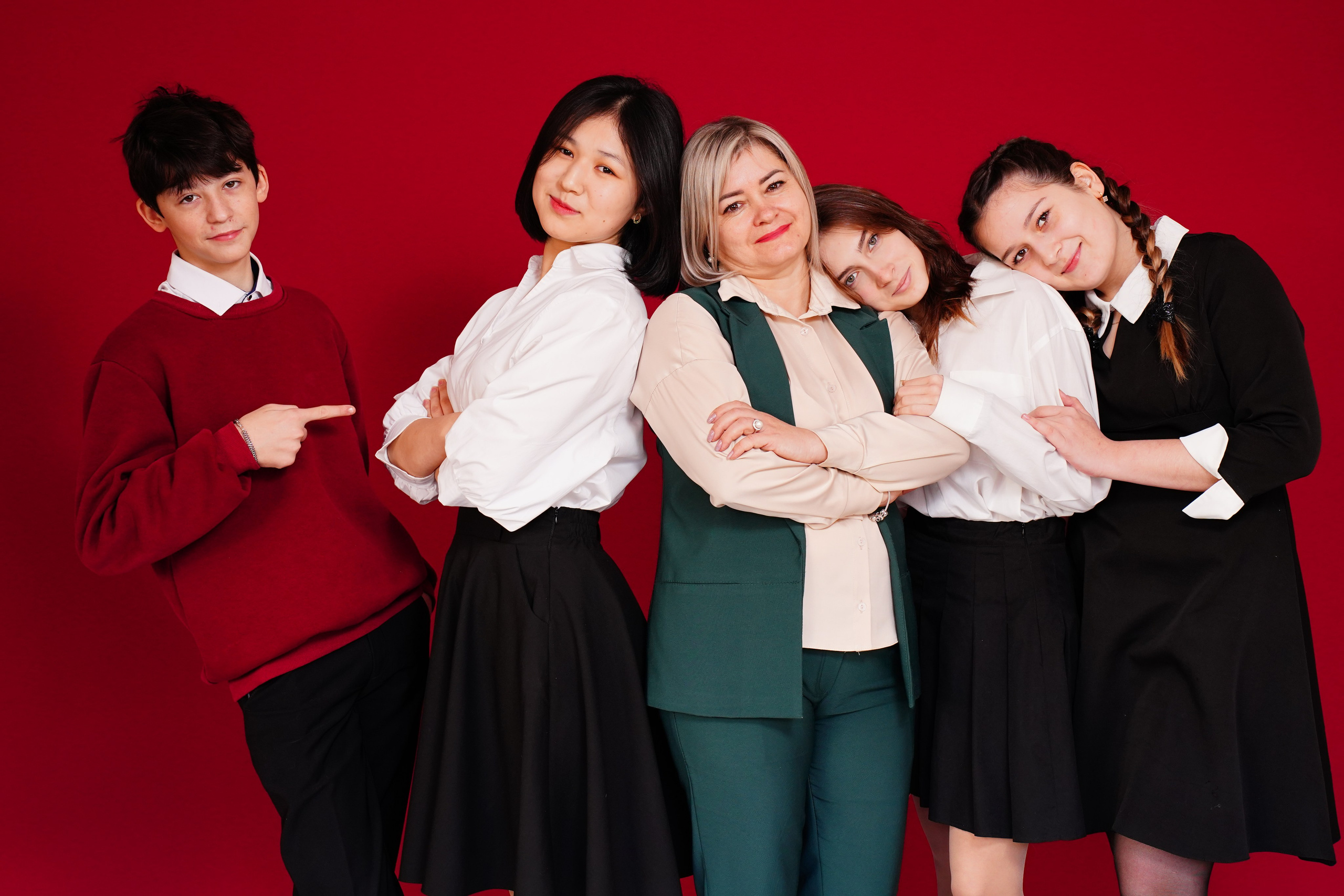 Мелкие группы / старшие классы. MEMENTO.Выпускные альбомы, школьные, юбилейные и другие книги. Ростов-на-Дону