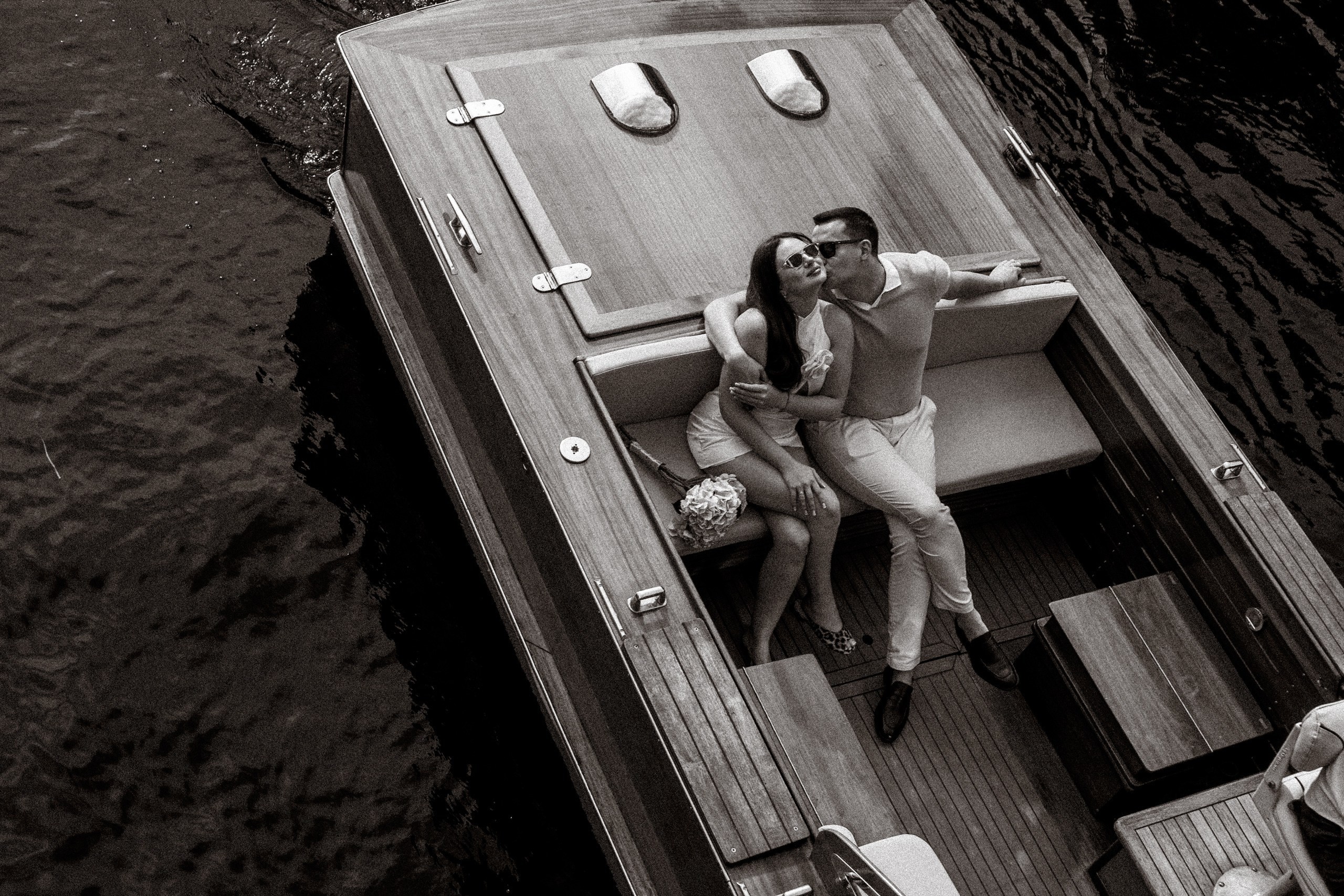 СВАДЕНБНАЯ СЬЕМКА НА КАТЕРЕ ПО КАНАЛАМ САНКТ-ПЕТЕРБУРГА И В АКВАТОРИИ НЕВЫ. Профессиональный фотограф, Санкт-Петербург — Виктория Богомолова