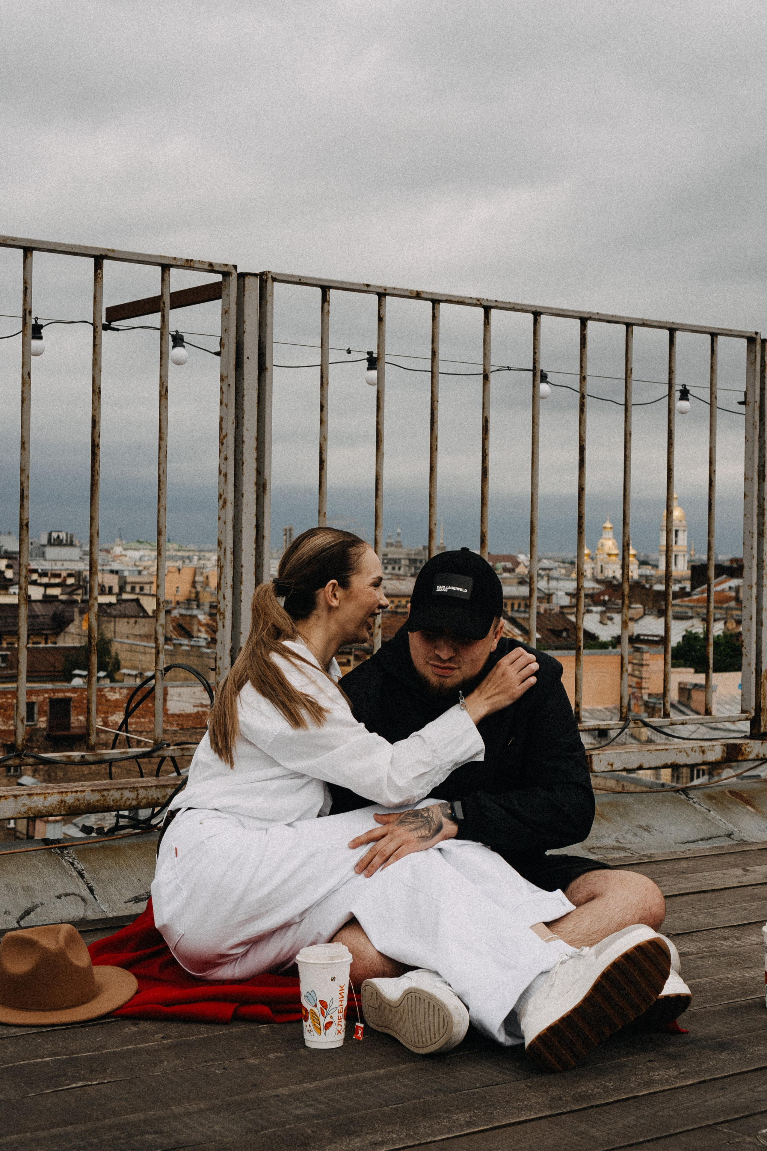 МЫ ГУЛЯЛИ ПРО КРЫШАМ ПИТЕРА. Профессиональный фотограф, Санкт-Петербург — Виктория Богомолова