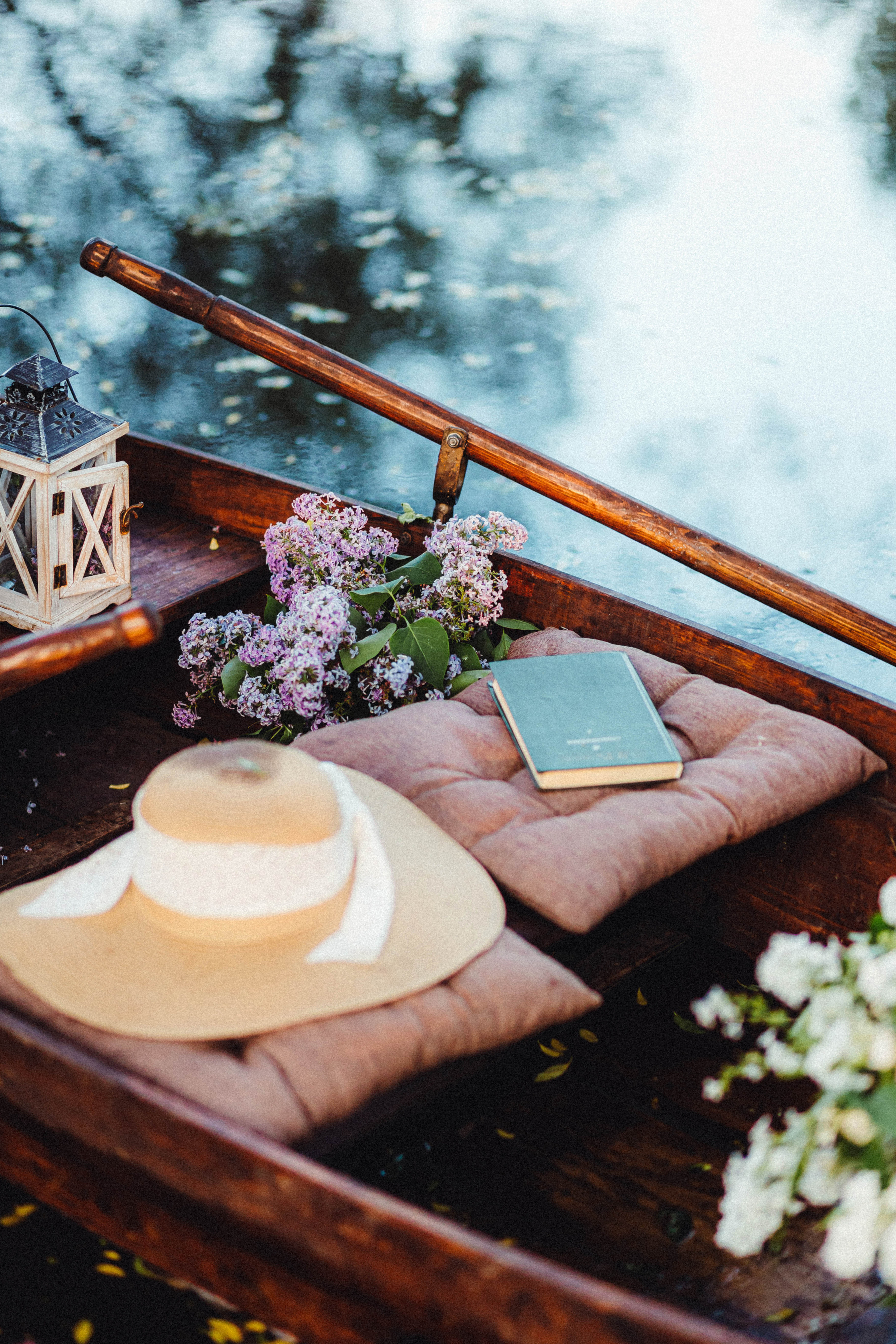 Валя, Аня и Ириска