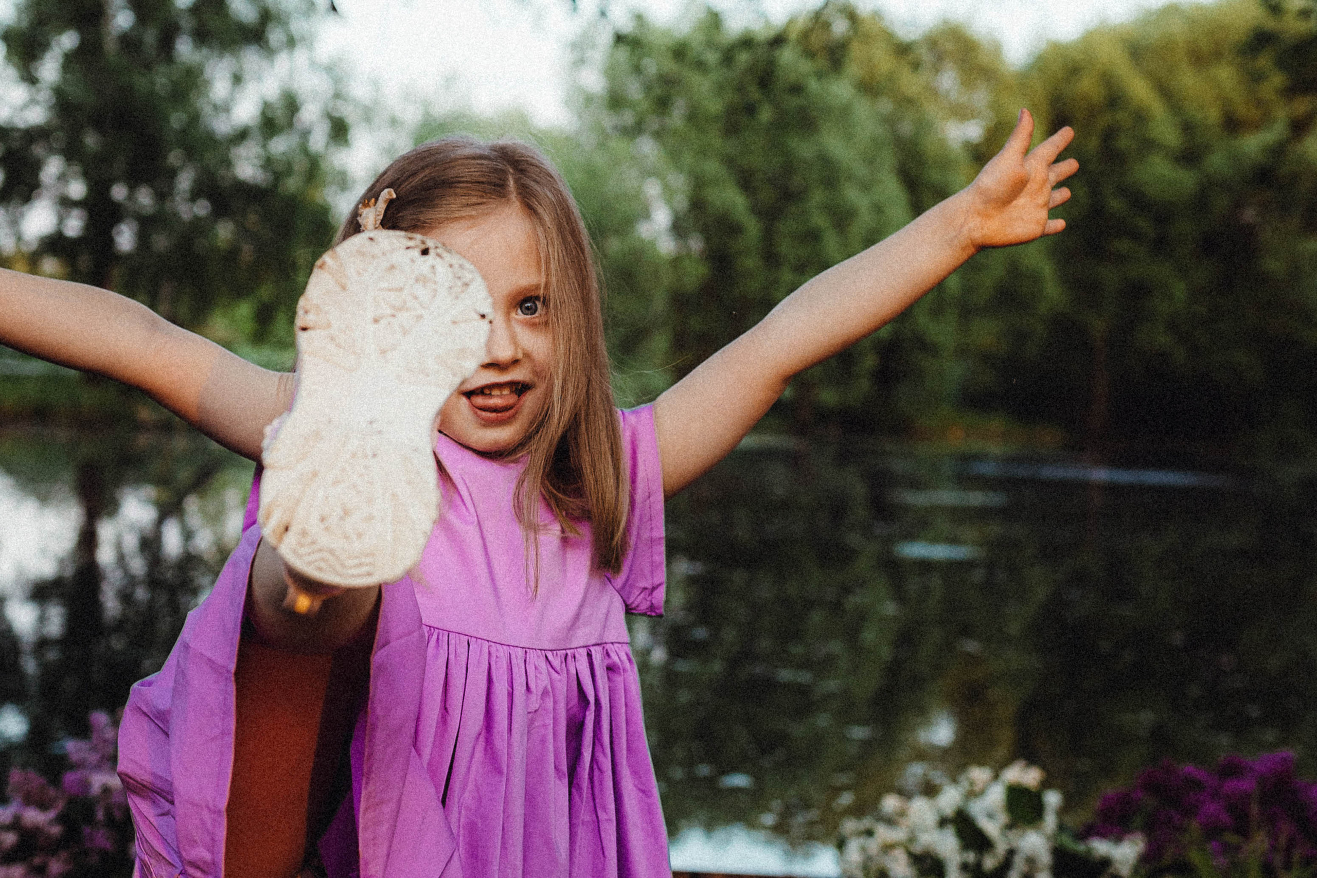 Валя, Аня и Ириска