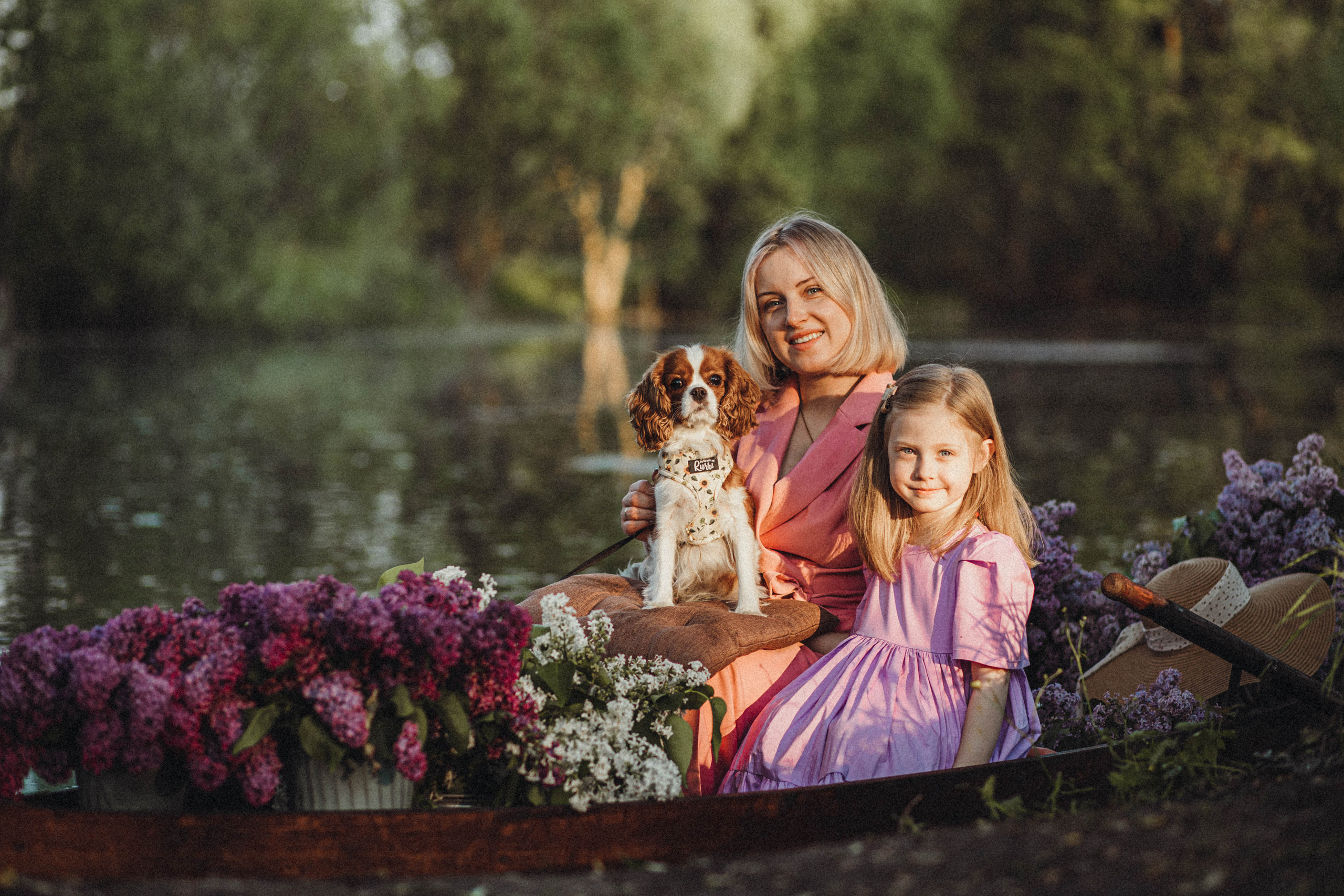 Валя, Аня и Ириска