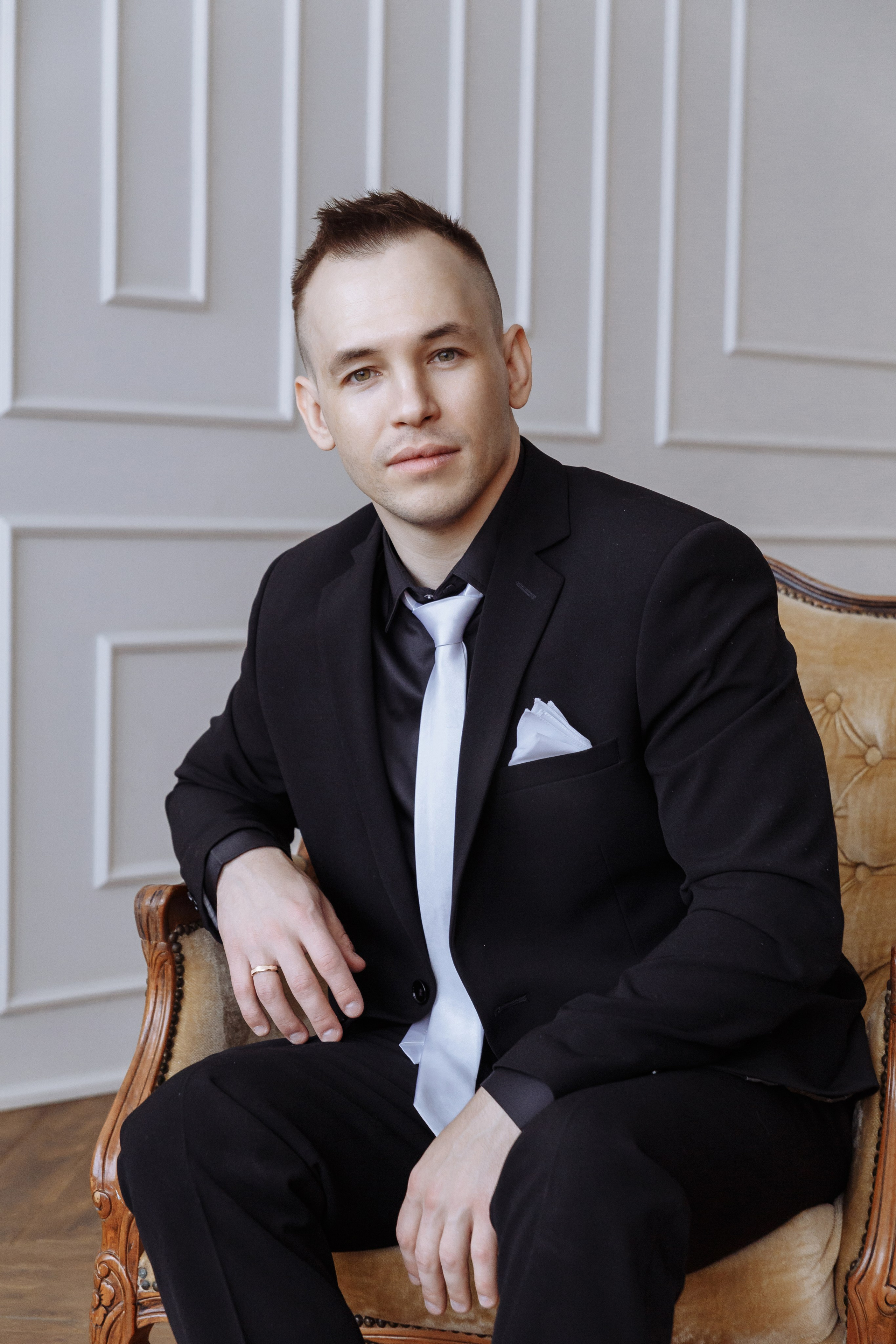 Павел, Мария — фотографии в студии и парке. Событийный фотограф Максим Бескоровайновнов