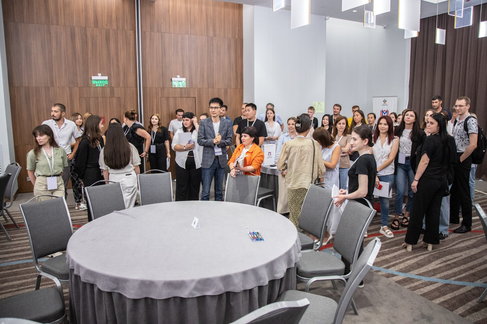 Семинар с «Росмолодёжь» в ЮФО. Репортажный, промышленный и маркетплейс-фотограф Дмитрий Чернат