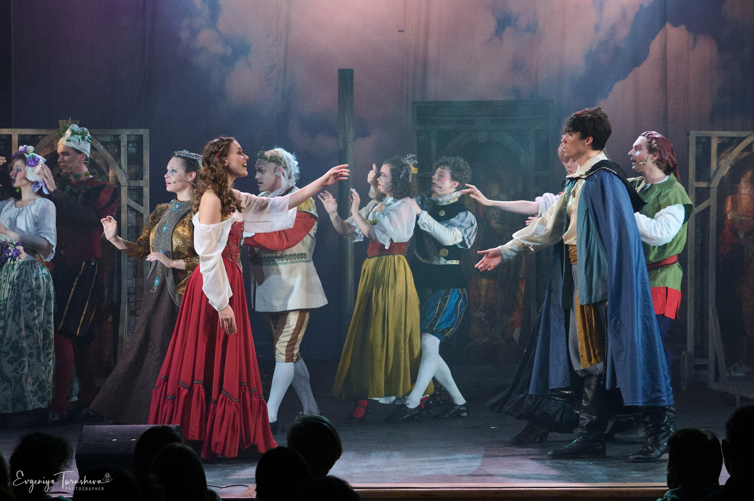 Дипломный спектакль «Пропуск в рай». Фотограф Евгения Турушева