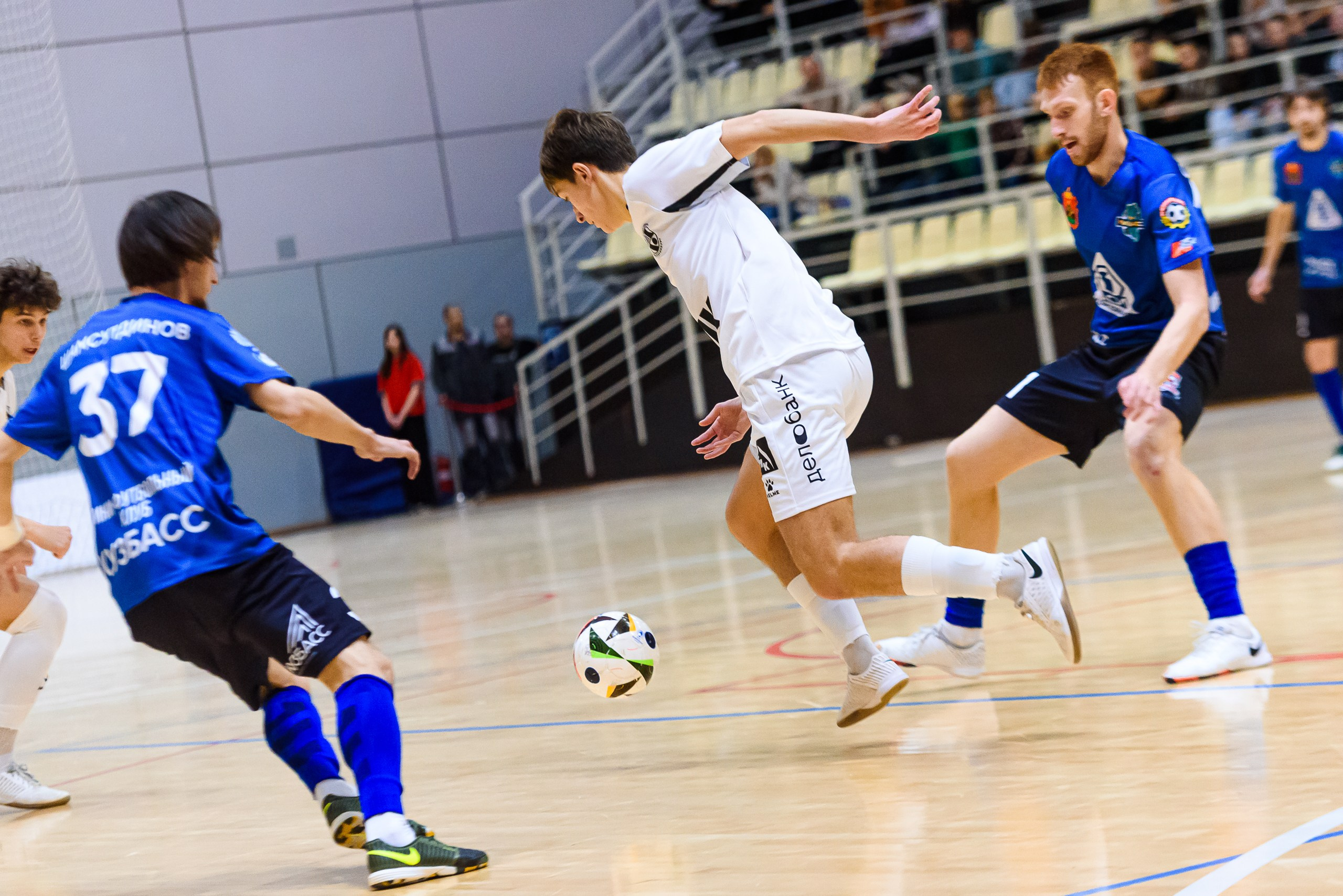 Высшая лига по футзалу — Сезон 2024-2025 — 2ой тур. Репортажный фотограф в Кемерово