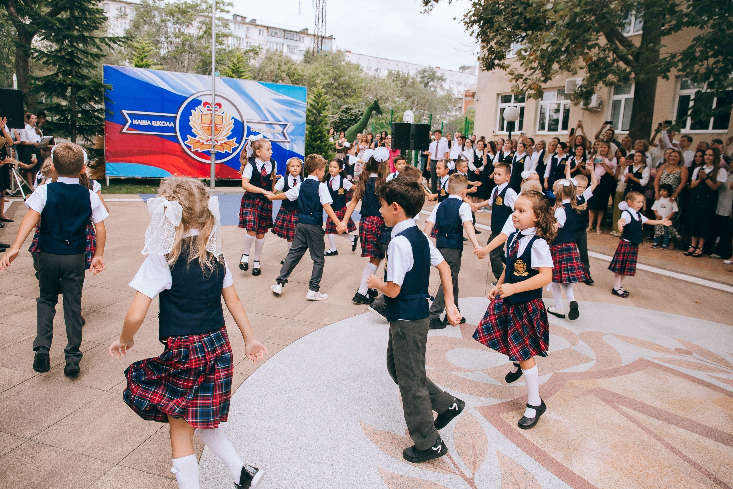 1 класс школа «Личность». Выпускные альбомы Натальи Бутко: Новороссийск, Анапа, Геленджик