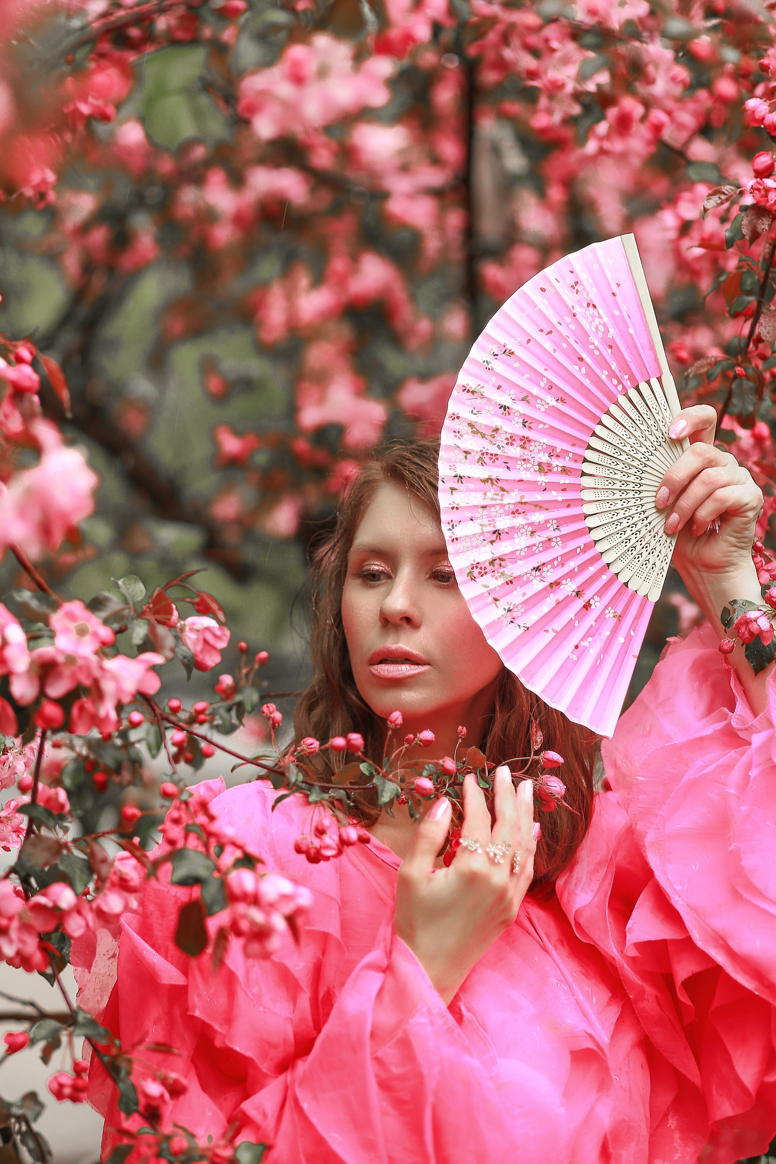 Фотосессия в Сакуре под дождем. Иванова Ирина Свадебный и семейный фотограф г. Уфа