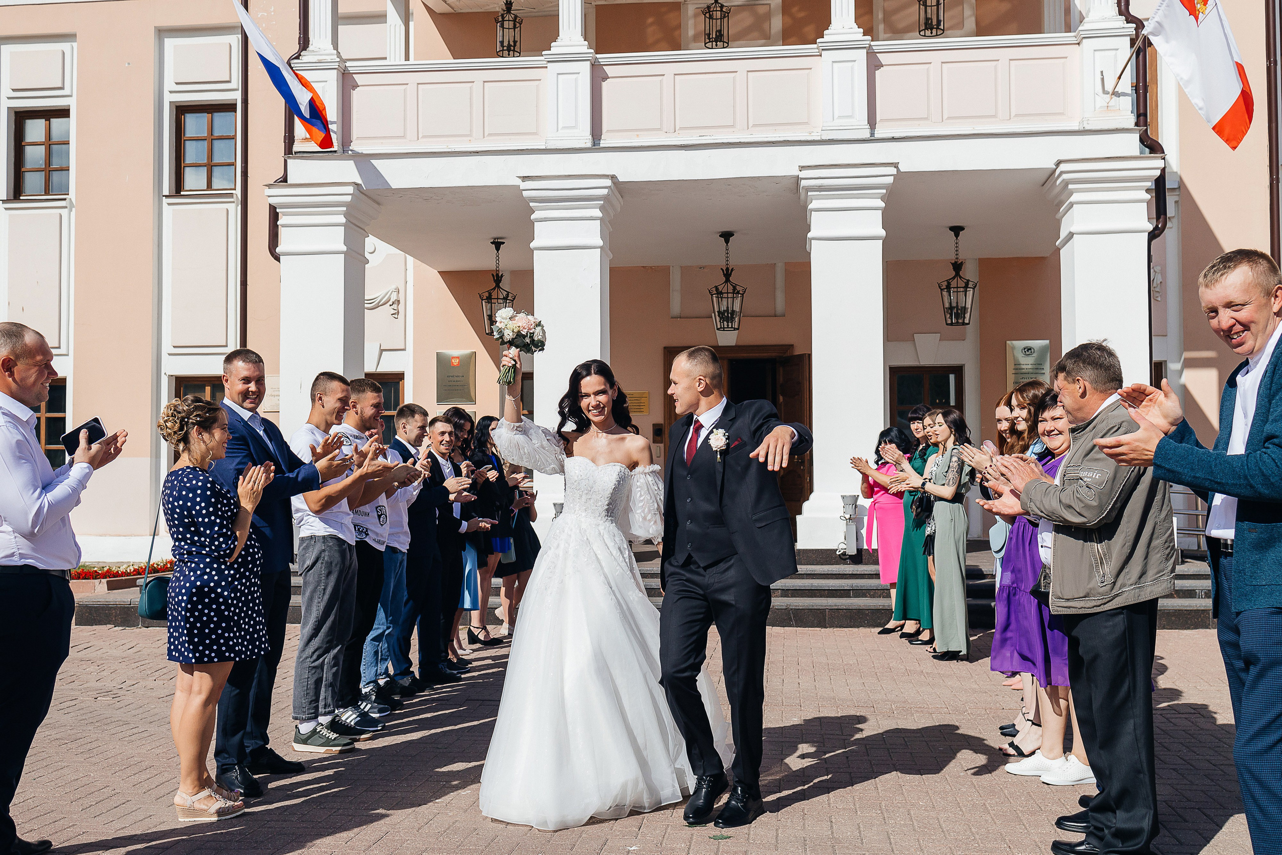 Волшебное утро невесты в номере отеля. Олег Сверчков | Свадебный фотограф Вологда