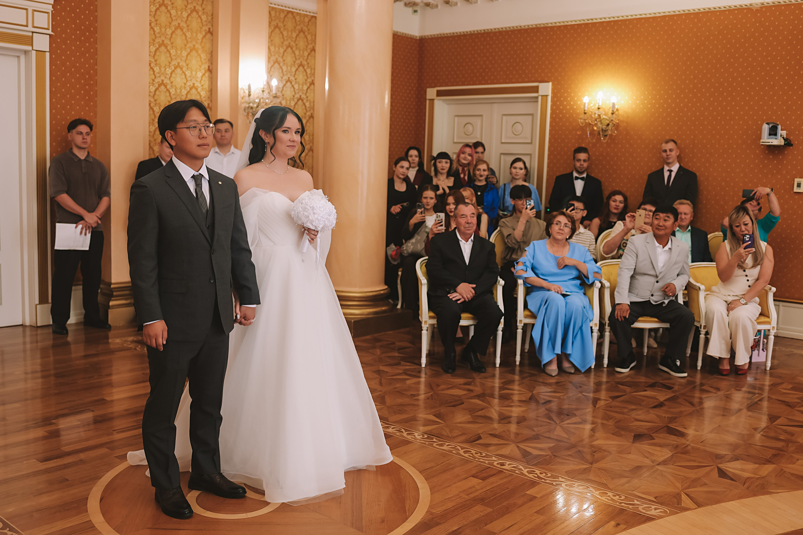 Айвазовский и парк дружбы народов. Семейный фотограф Тюмень, фотограф на роды Салмина Мария