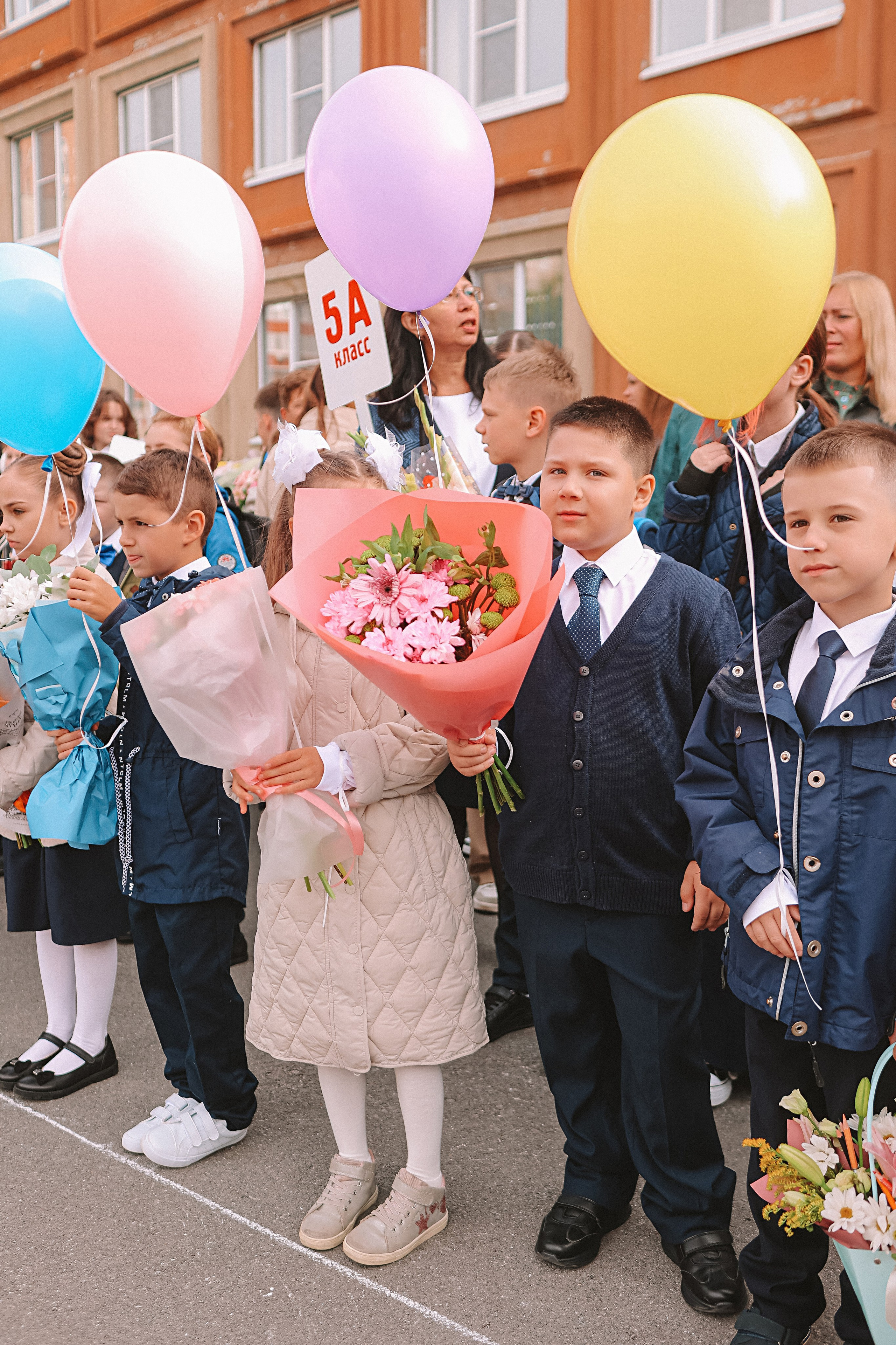 1 сентября линейка+кл час+портреты. Семейный фотограф Тюмень, фотограф на роды Салмина Мария