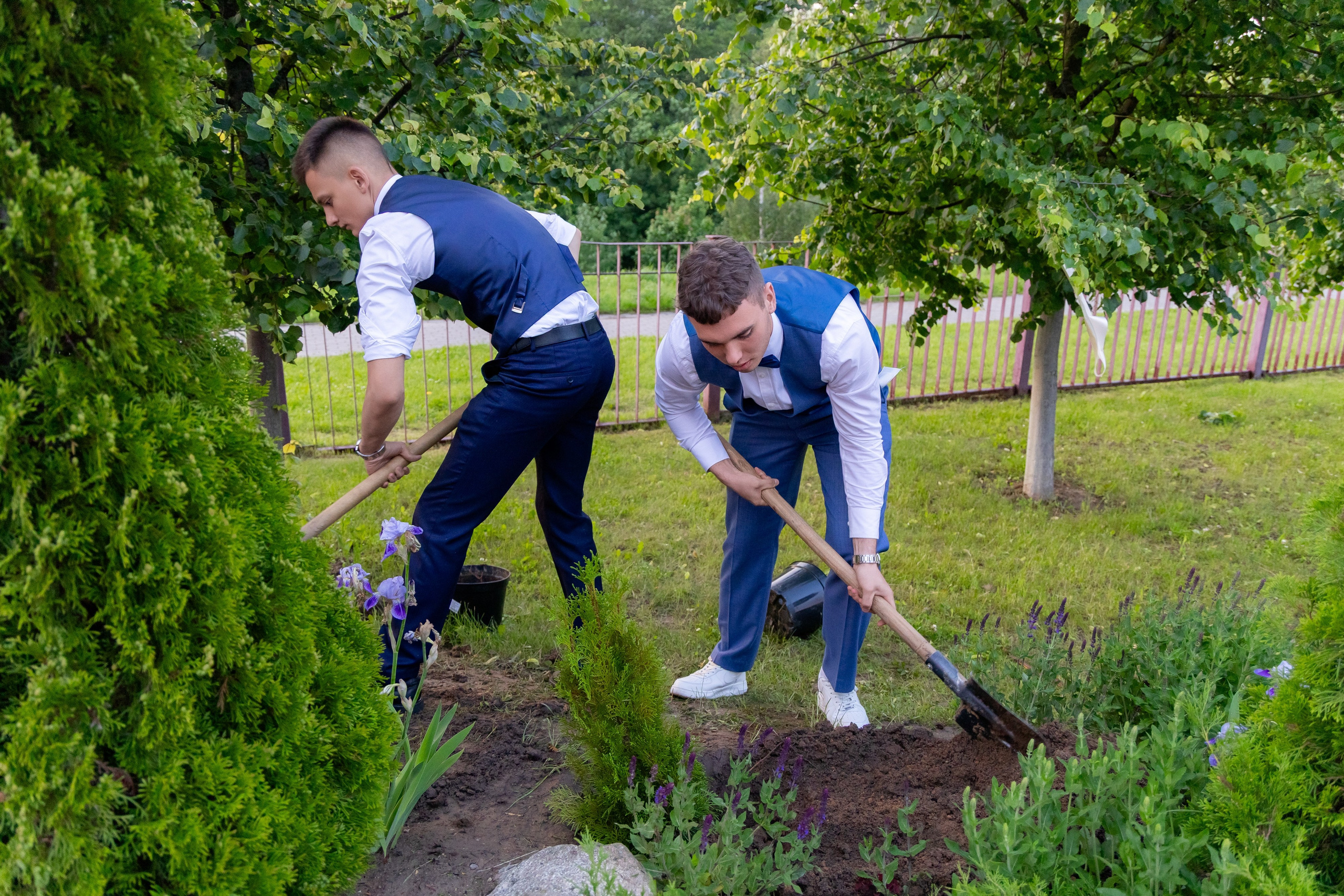 Школьный выпускной 2025 год в Минске, Беларуси. Свадебный фотограф в Минске/Беларуси Сергей Спиридонов