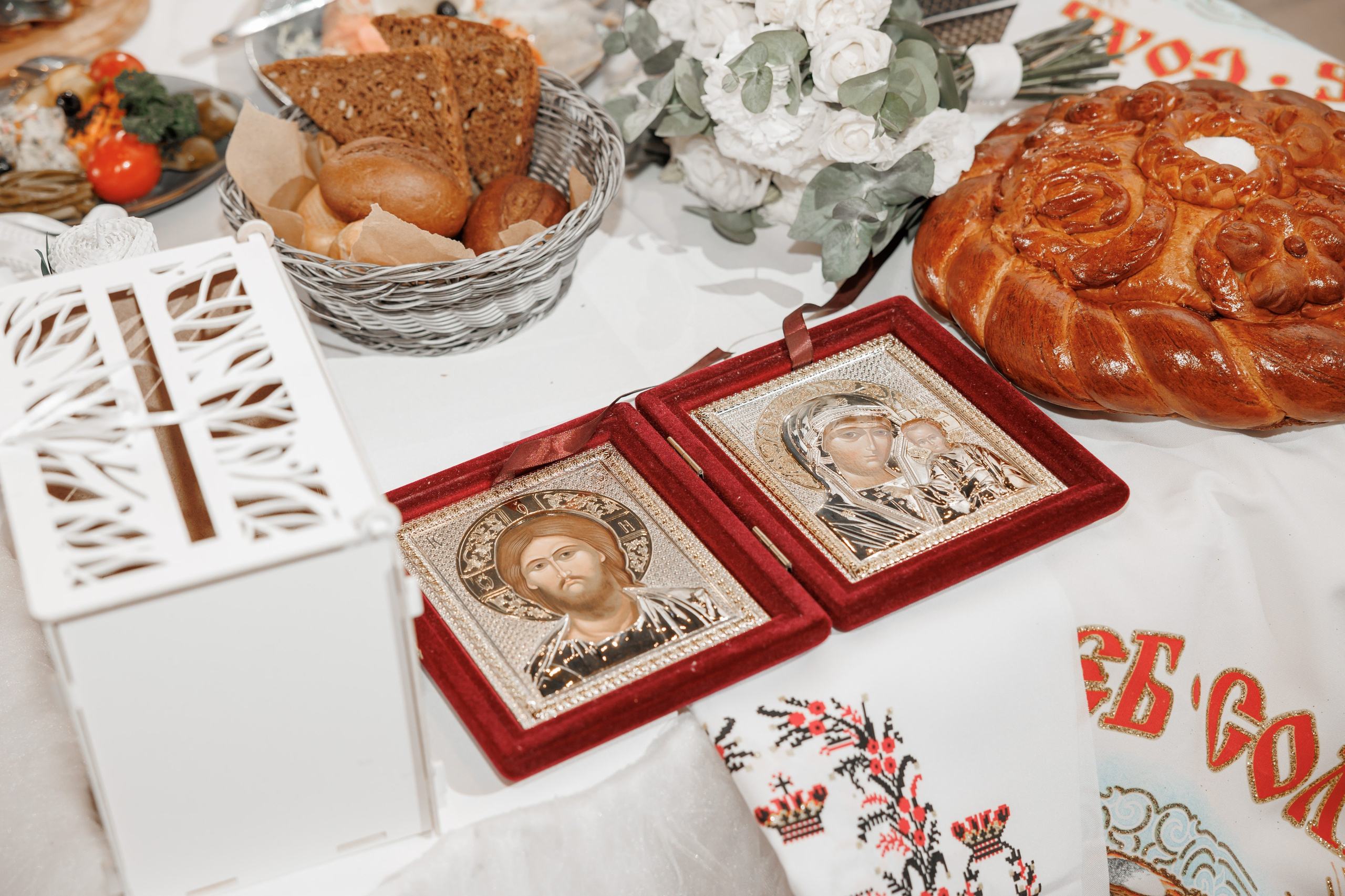 Полина и Дмитрий, загородный клуб «Барин», ЗАГС в г. Пушкино. Свадебный и репортажный фотограф (Москва, Королев и другие)