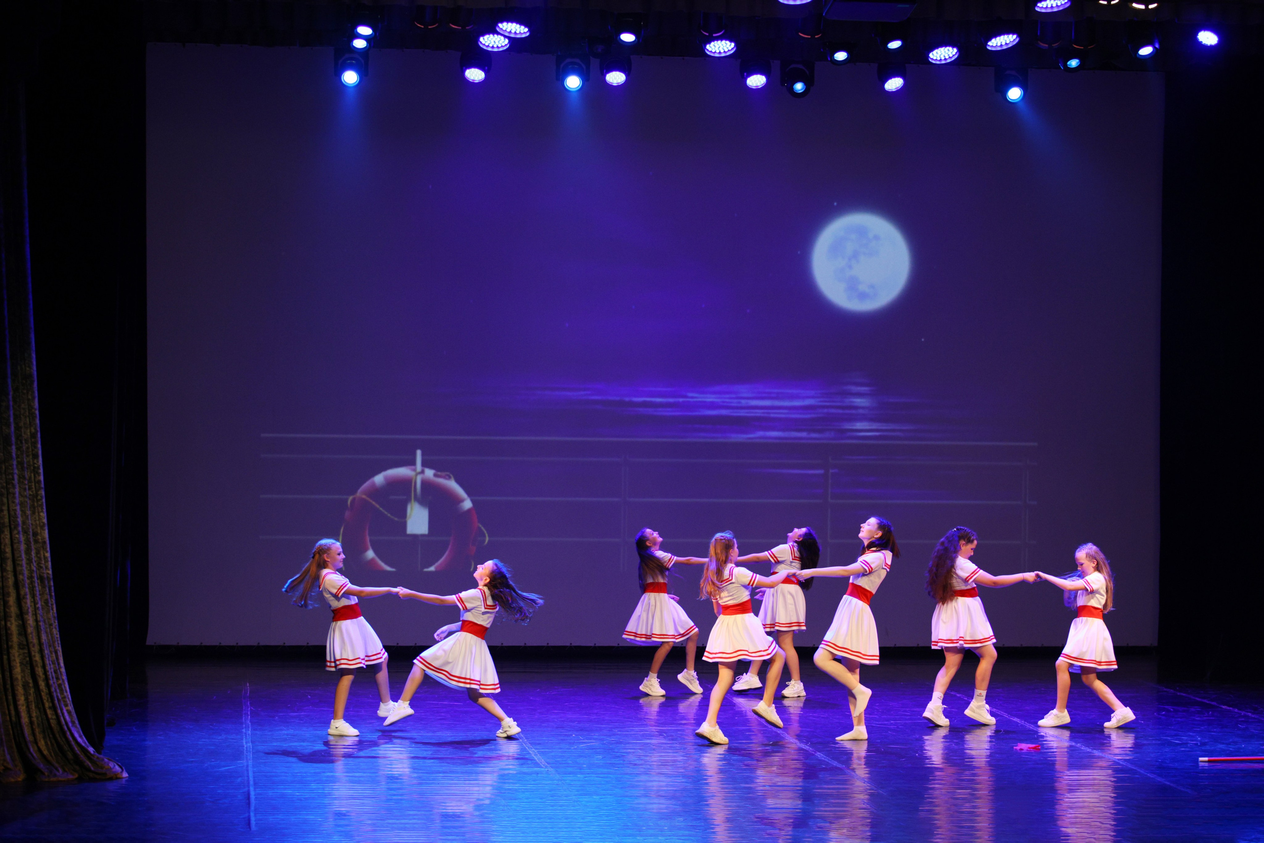 Концерт юных танцоров