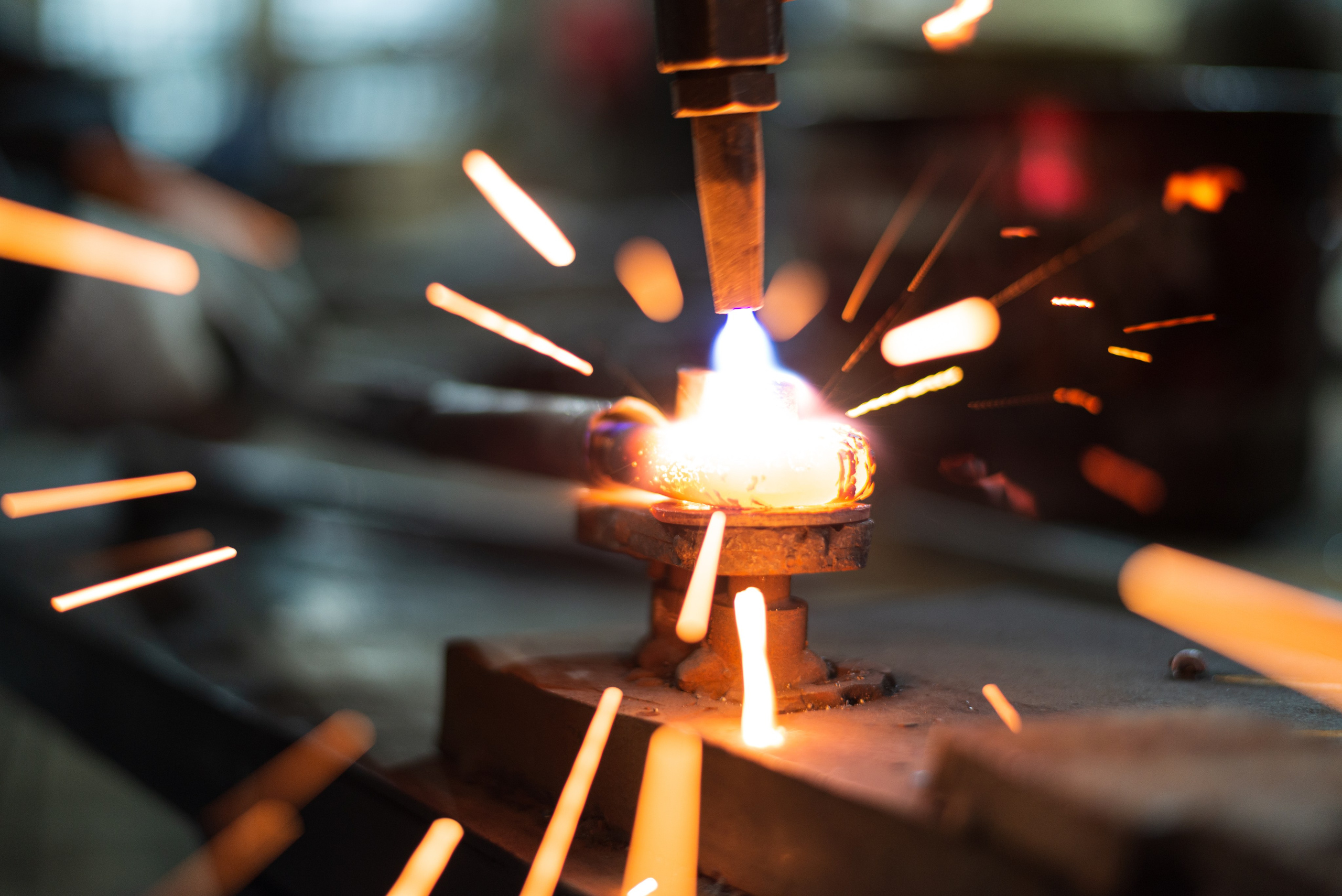 Тех обслуживание нерудных карьеров, строительство ангаров, промышленное строительство, токарные работы, ремонт установок, сеялок, грохотов,. Rystemys Picture