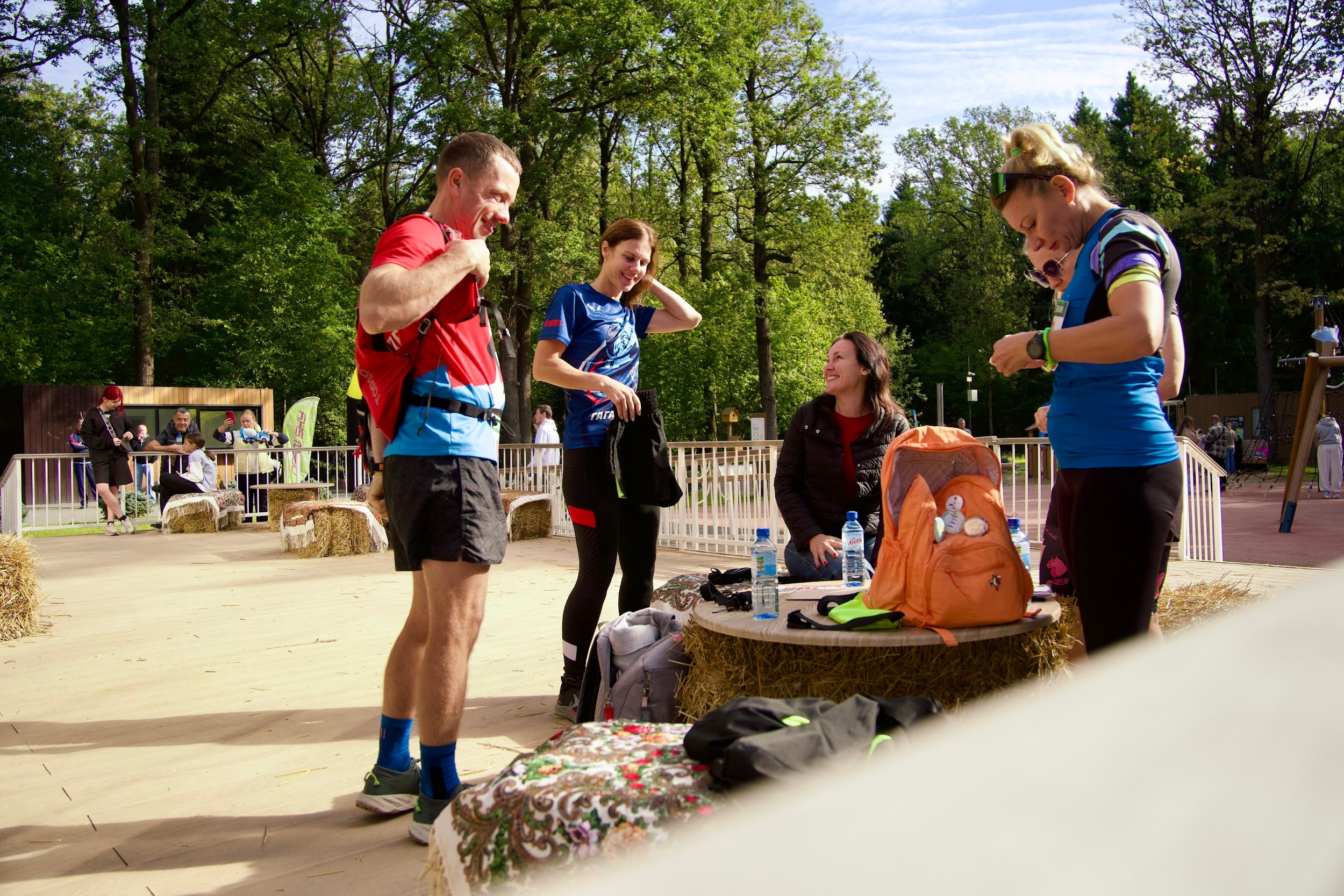 Забег в парке «Дубки». Кафе «БЕЛКА НАШЕПТАЛА». Ну оооочень концептуальное кафе