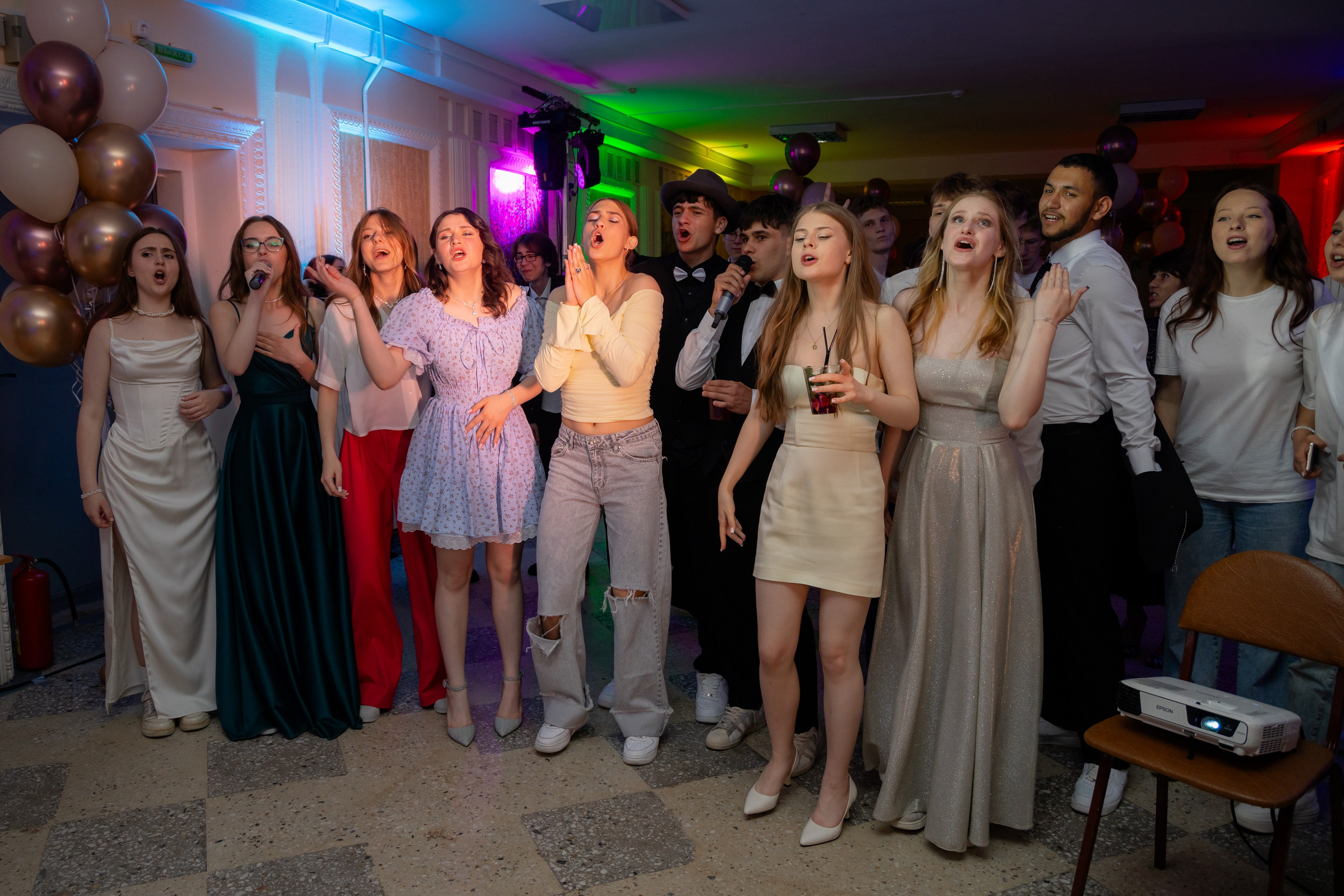 Школьный выпускной 2024 год в Соколе (Минск). Свадебный фотограф в Минске/Беларуси Сергей Спиридонов